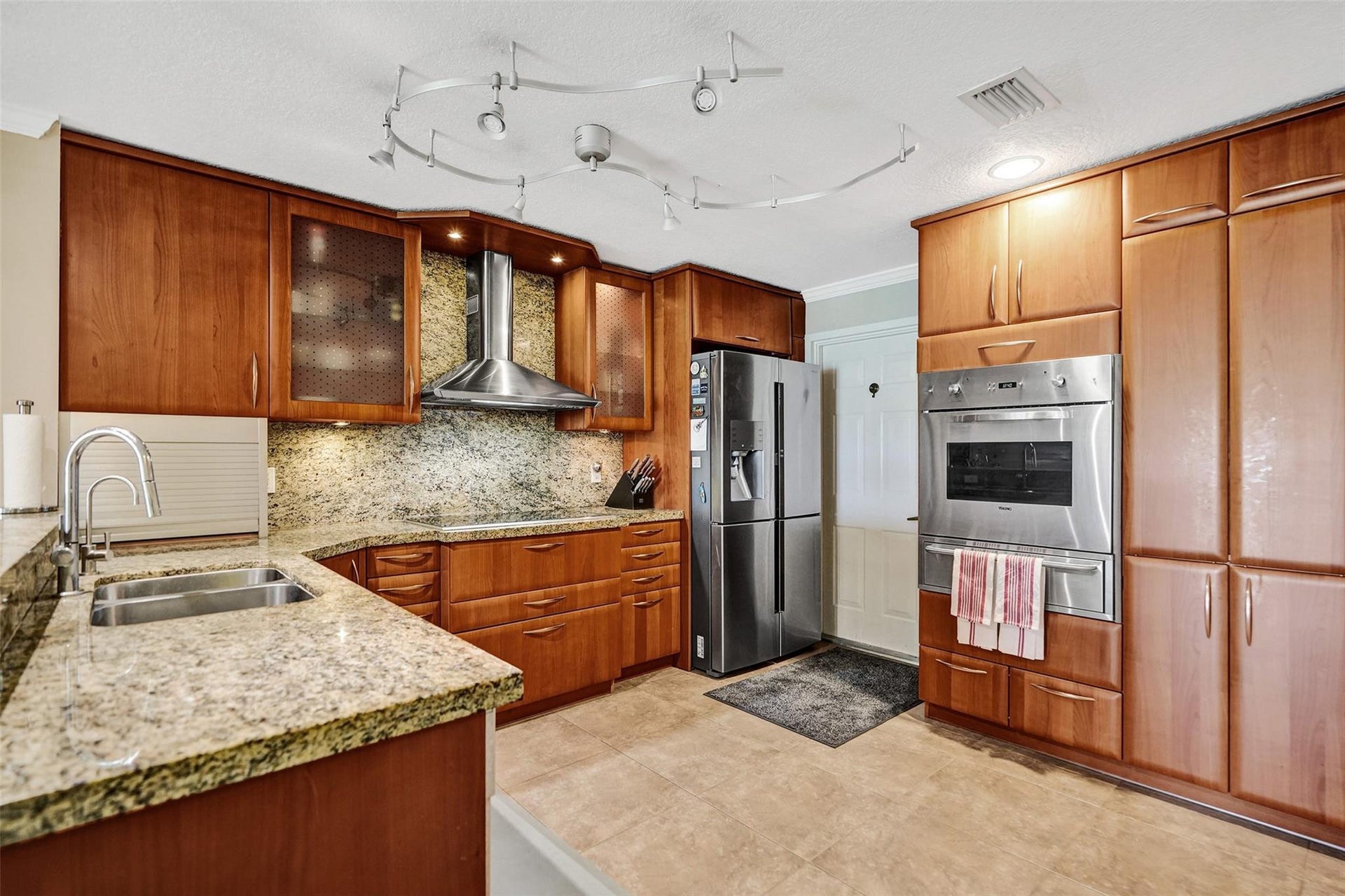 4059 CRYSTAL LAKE Drive, Deerfield Beach, Deerfield Beach, FL 33064 Photo 10