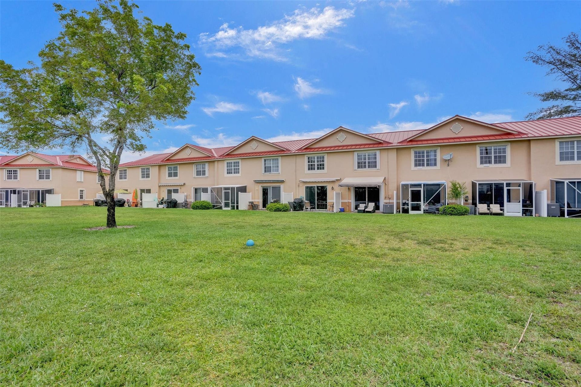 4059 CRYSTAL LAKE Drive, Deerfield Beach, Deerfield Beach, FL 33064 Photo 6