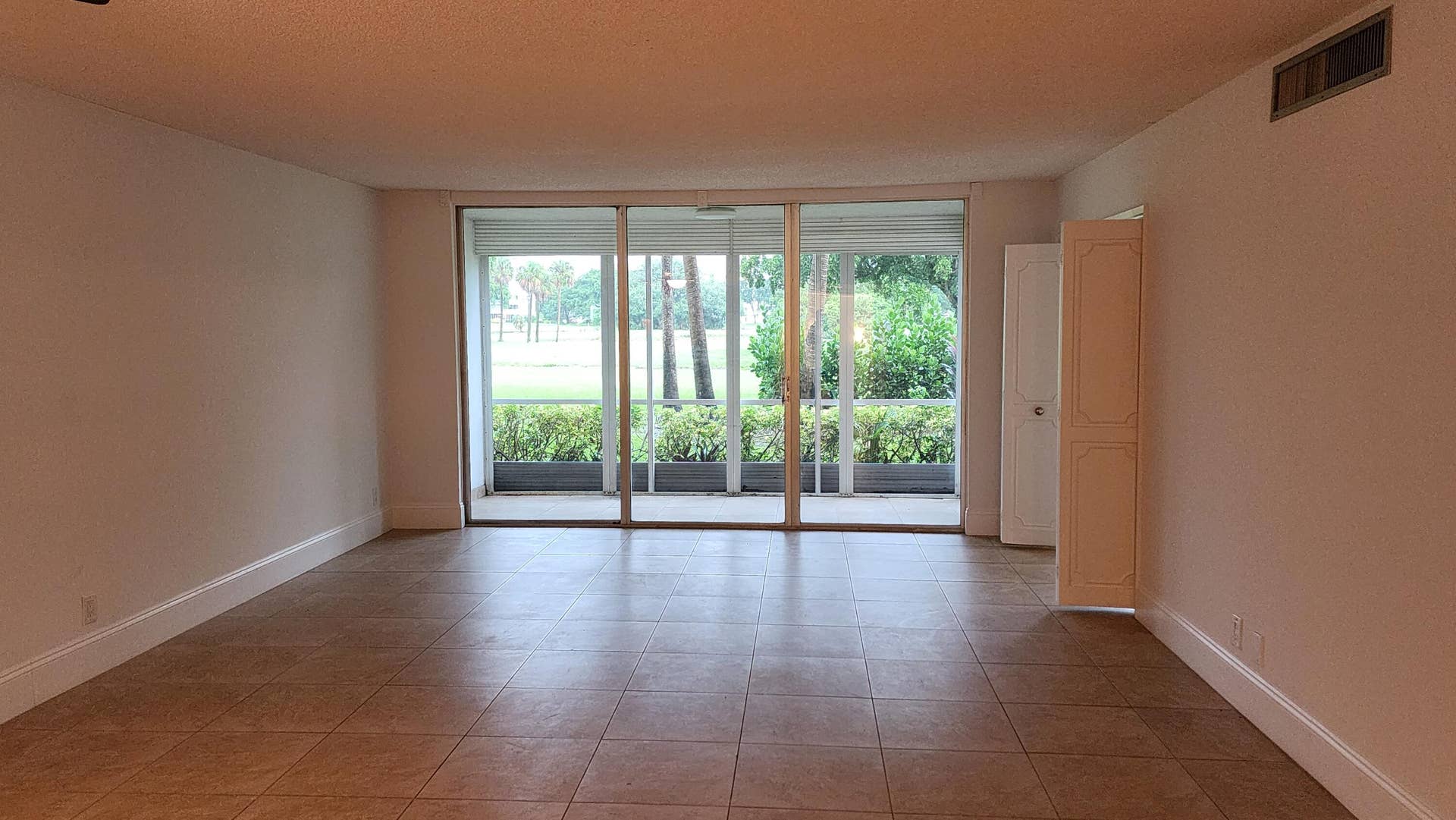 2851 S PALM AIRE Drive, #101, Pompano Beach, FL 33069 20260929_115001