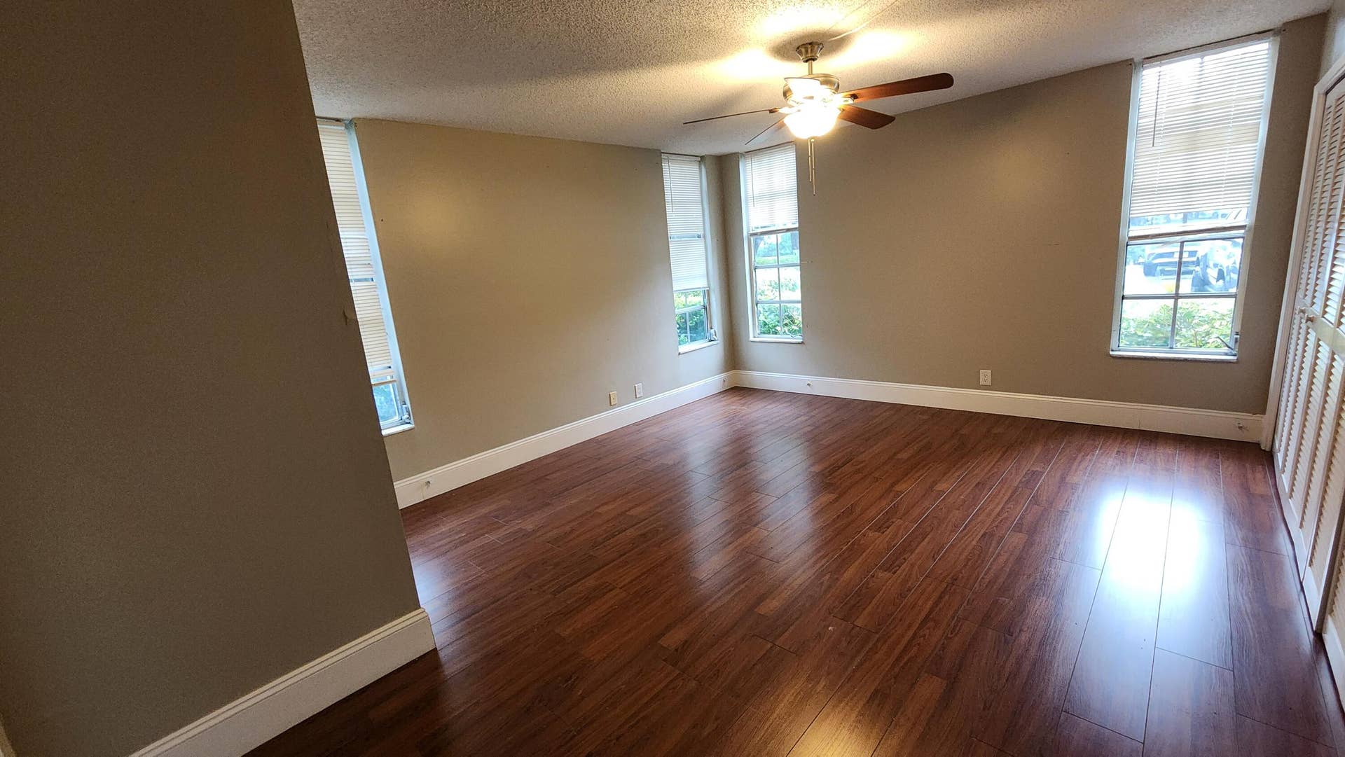 2851 S PALM AIRE Drive, #101, Pompano Beach, FL 33069 20260929_115624