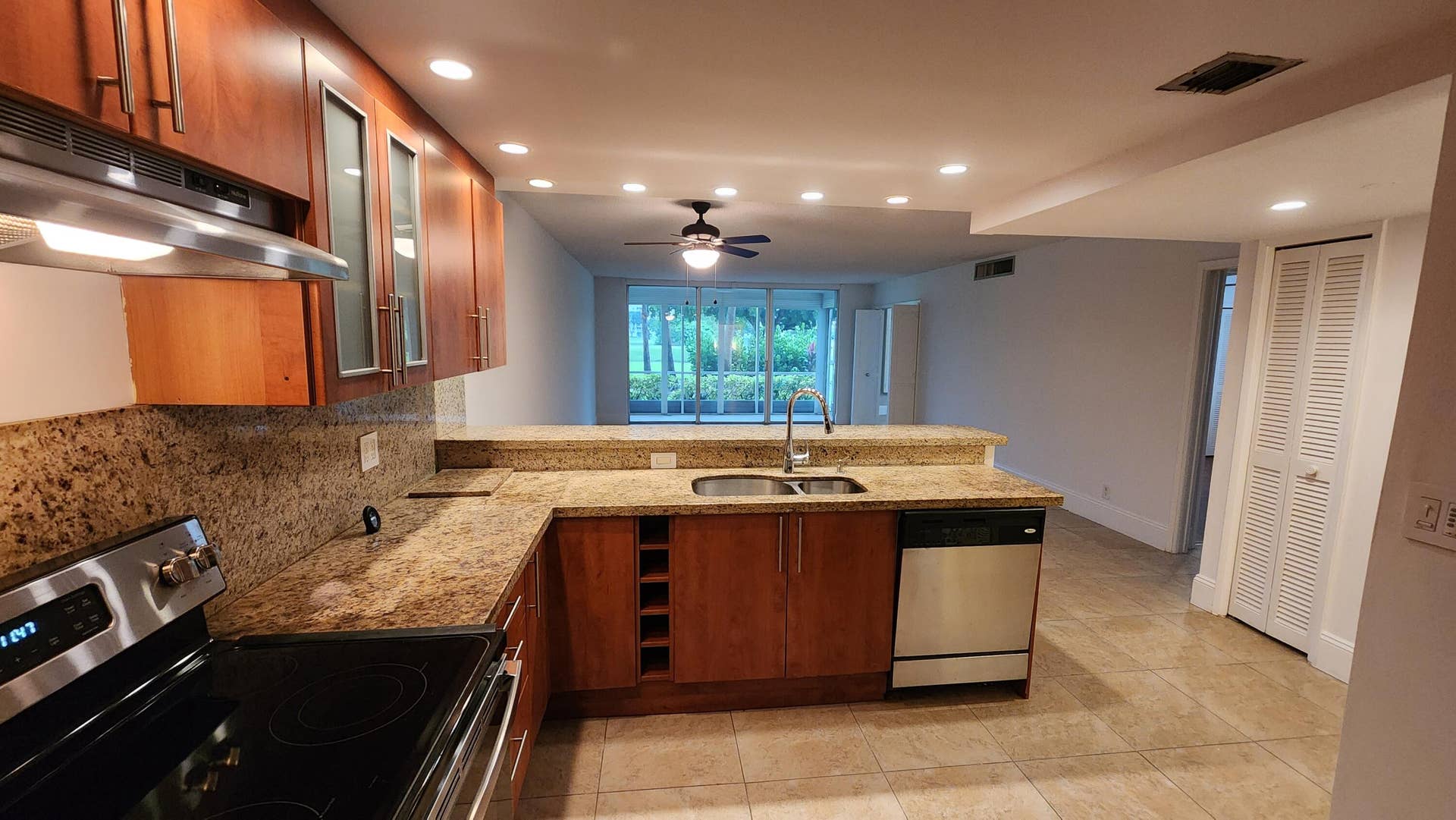 2851 S PALM AIRE Drive, #101, Pompano Beach, FL 33069 20260929_114837