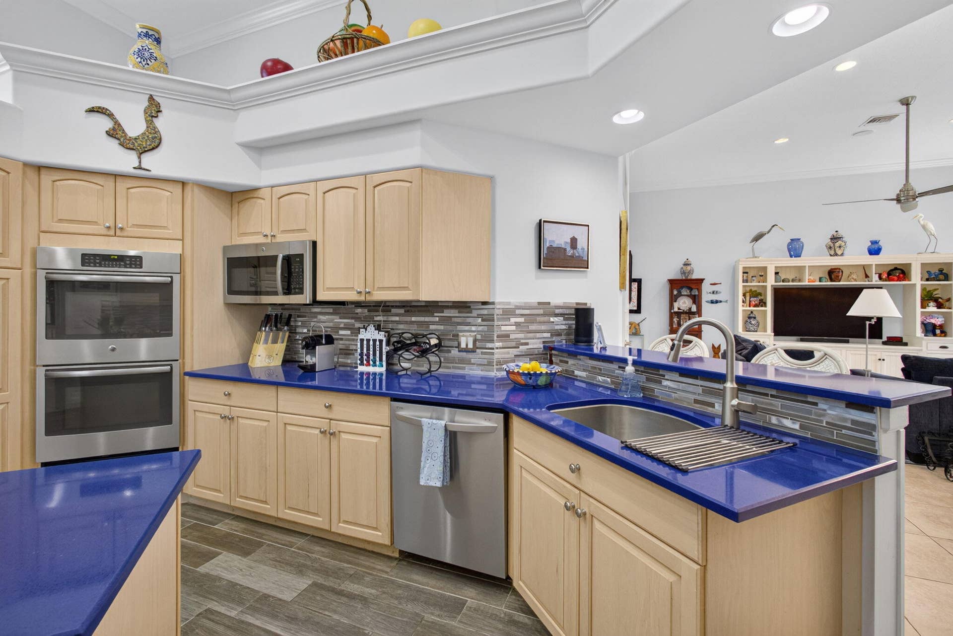 8863 LAKES Boulevard, West Palm Beach, FL 33412 Kitchen