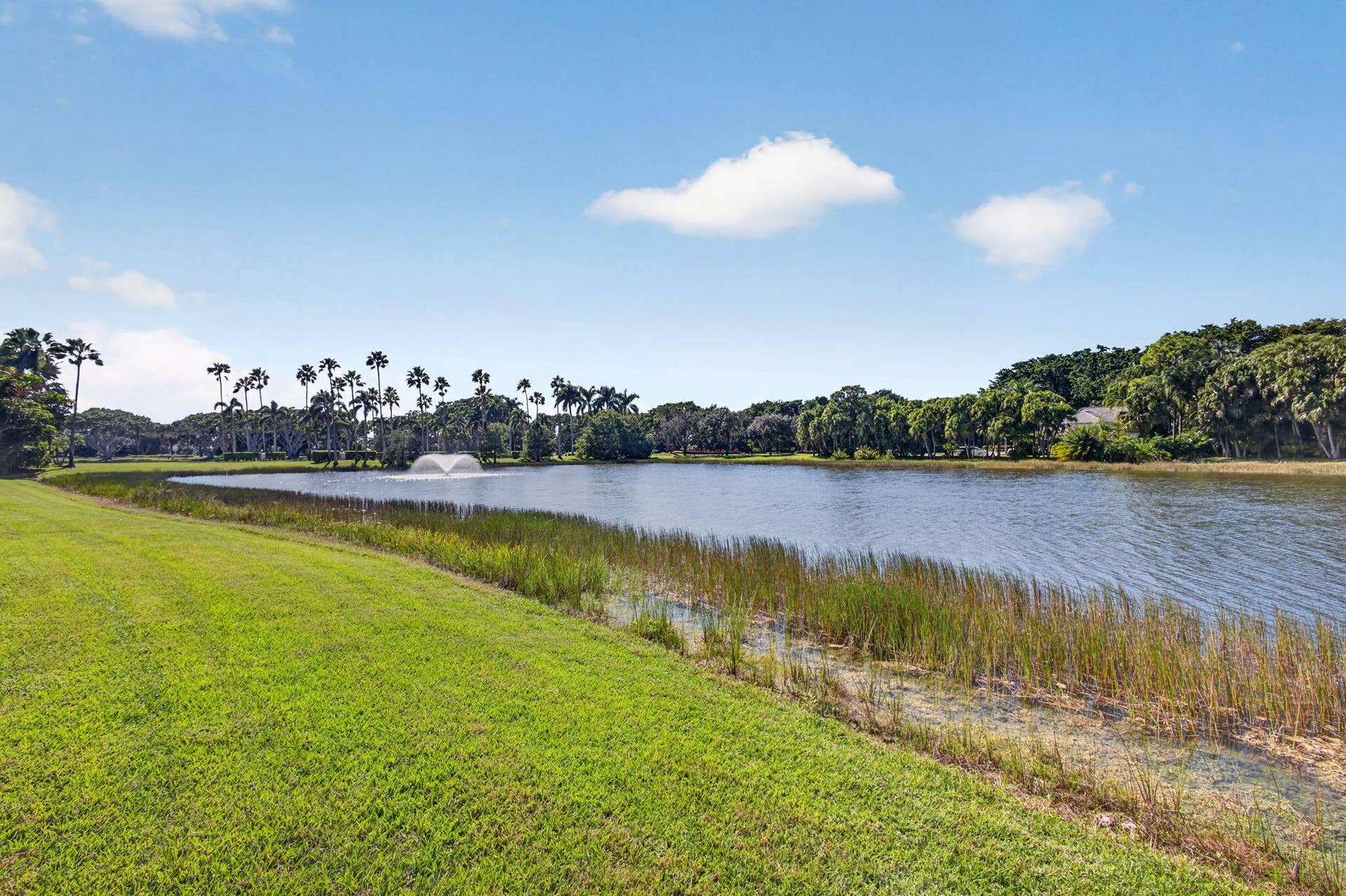 8863 LAKES Boulevard, West Palm Beach, FL 33412 Water View