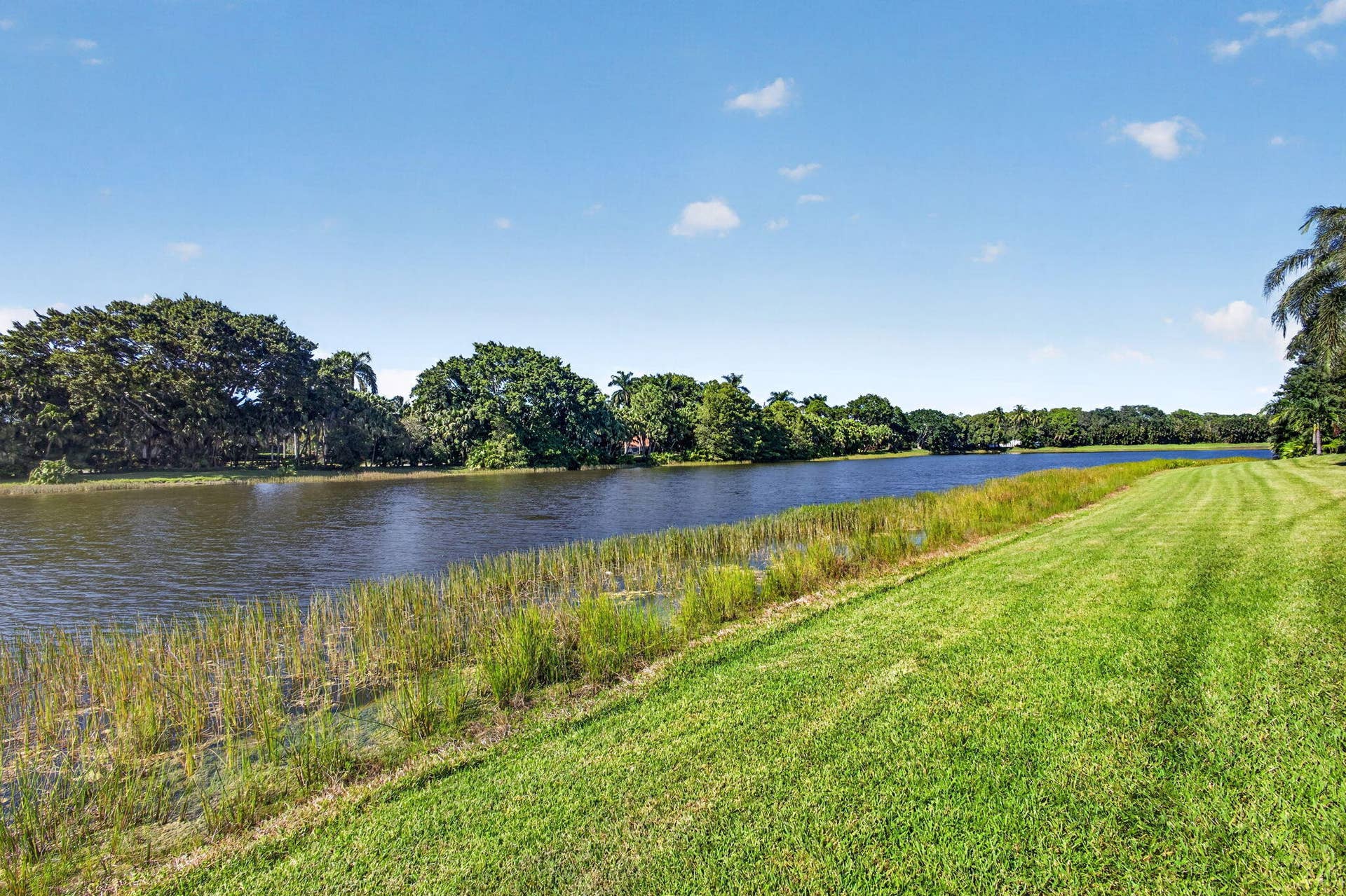 8863 LAKES Boulevard, West Palm Beach, FL 33412 Water View