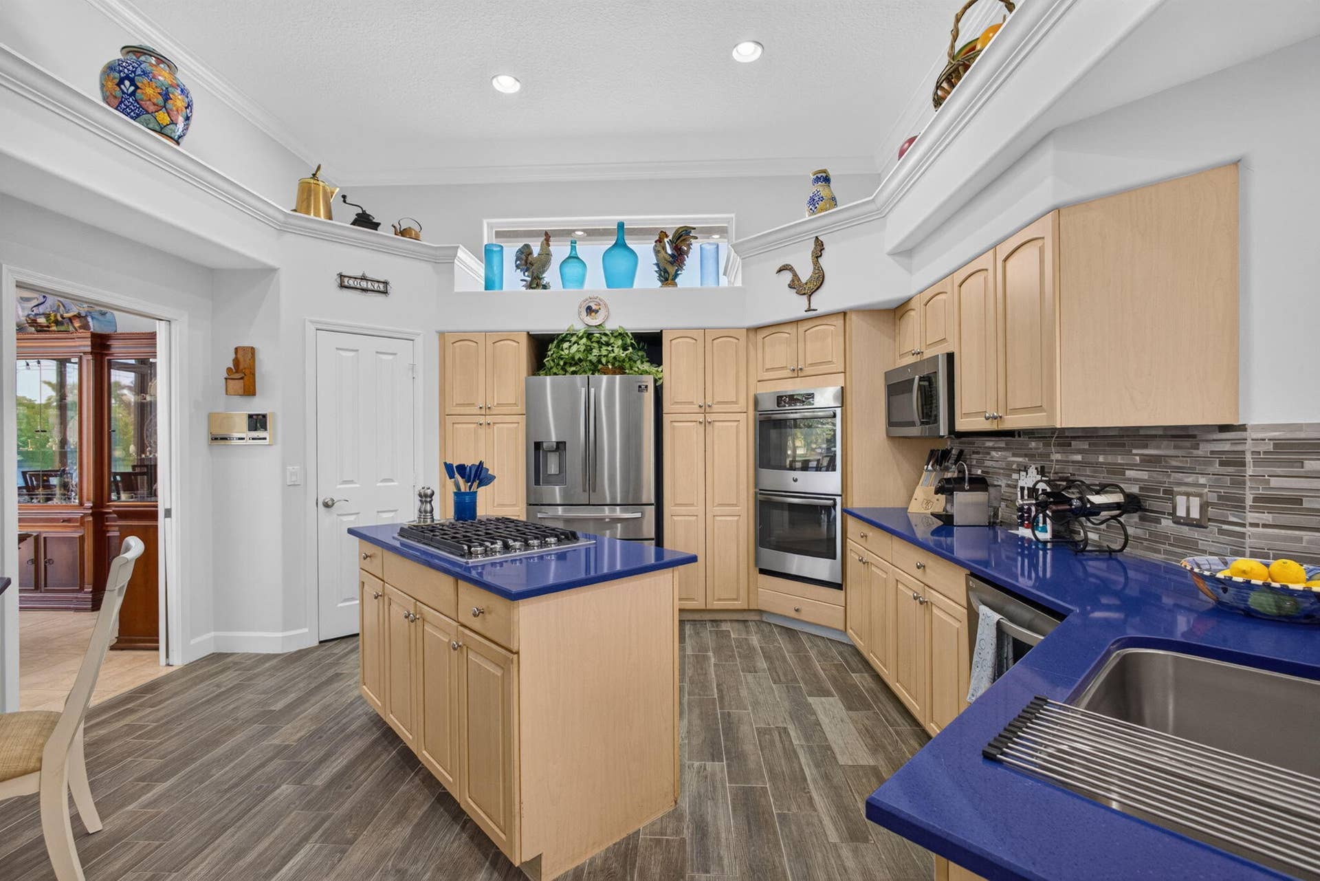 8863 LAKES Boulevard, West Palm Beach, FL 33412 Kitchen
