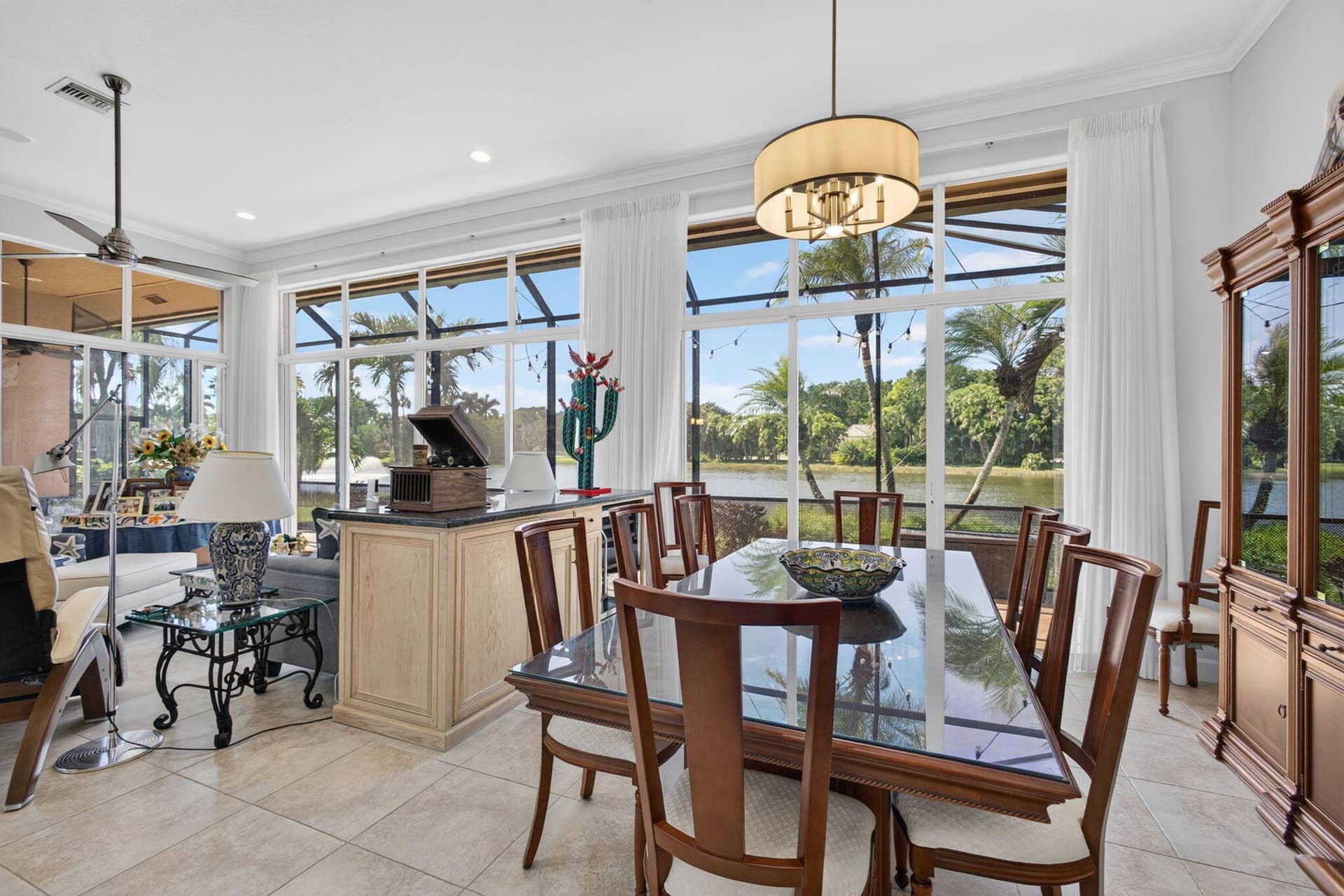 8863 LAKES Boulevard, West Palm Beach, FL 33412 Dining Room