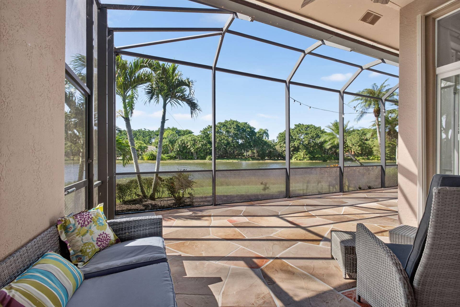 8863 LAKES Boulevard, West Palm Beach, FL 33412 Patio