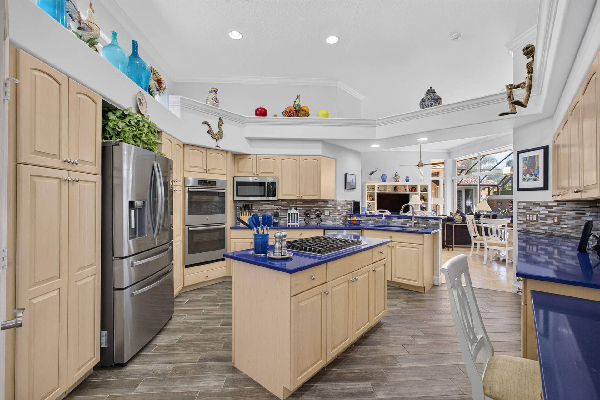 8863 LAKES Boulevard, West Palm Beach, FL 33412 Kitchen