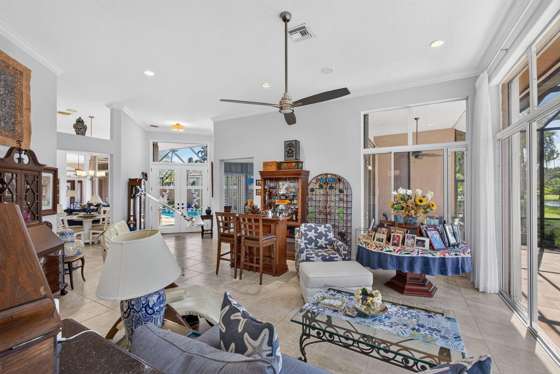 8863 LAKES Boulevard, West Palm Beach, FL 33412 Living Room