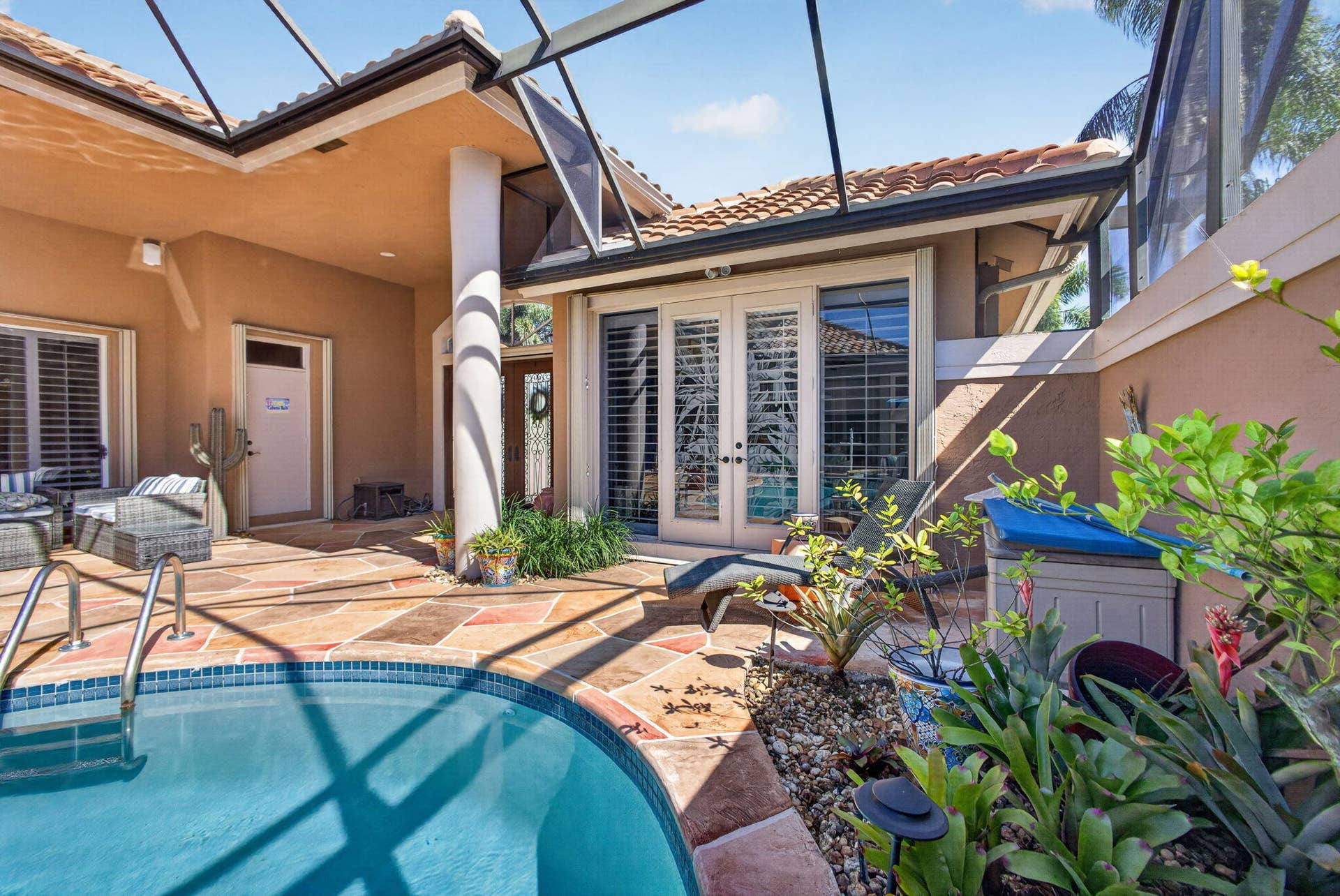 8863 LAKES Boulevard, West Palm Beach, FL 33412 Patio