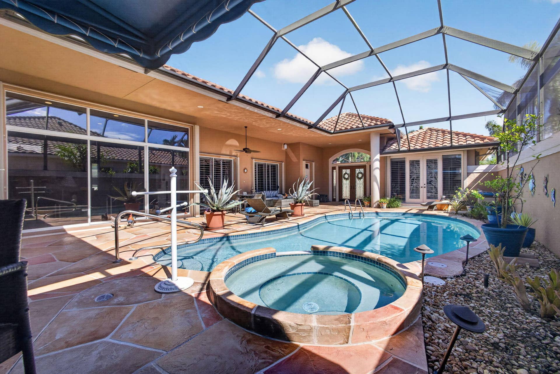 8863 LAKES Boulevard, West Palm Beach, FL 33412 Pool