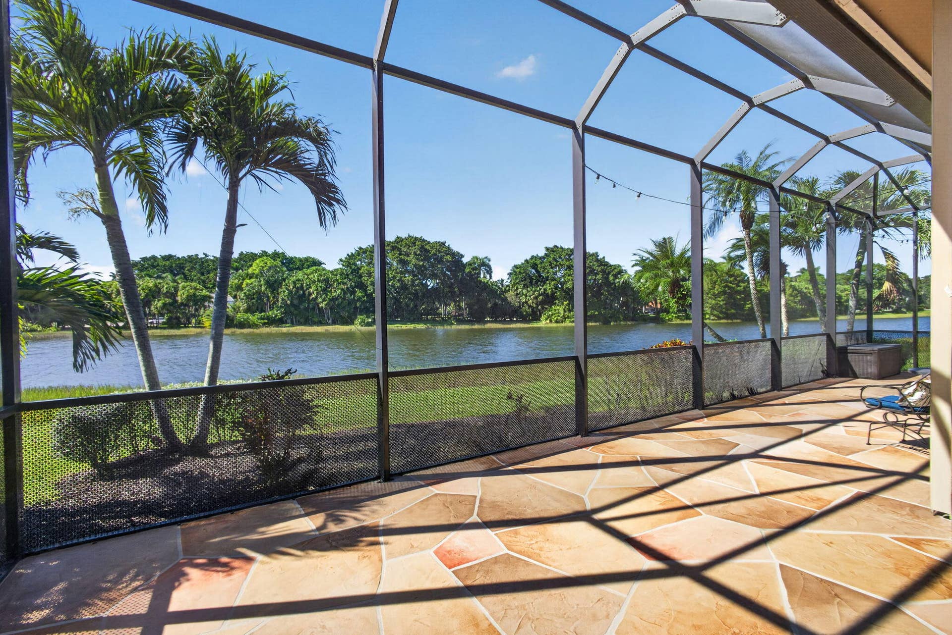 8863 LAKES Boulevard, West Palm Beach, FL 33412 Patio