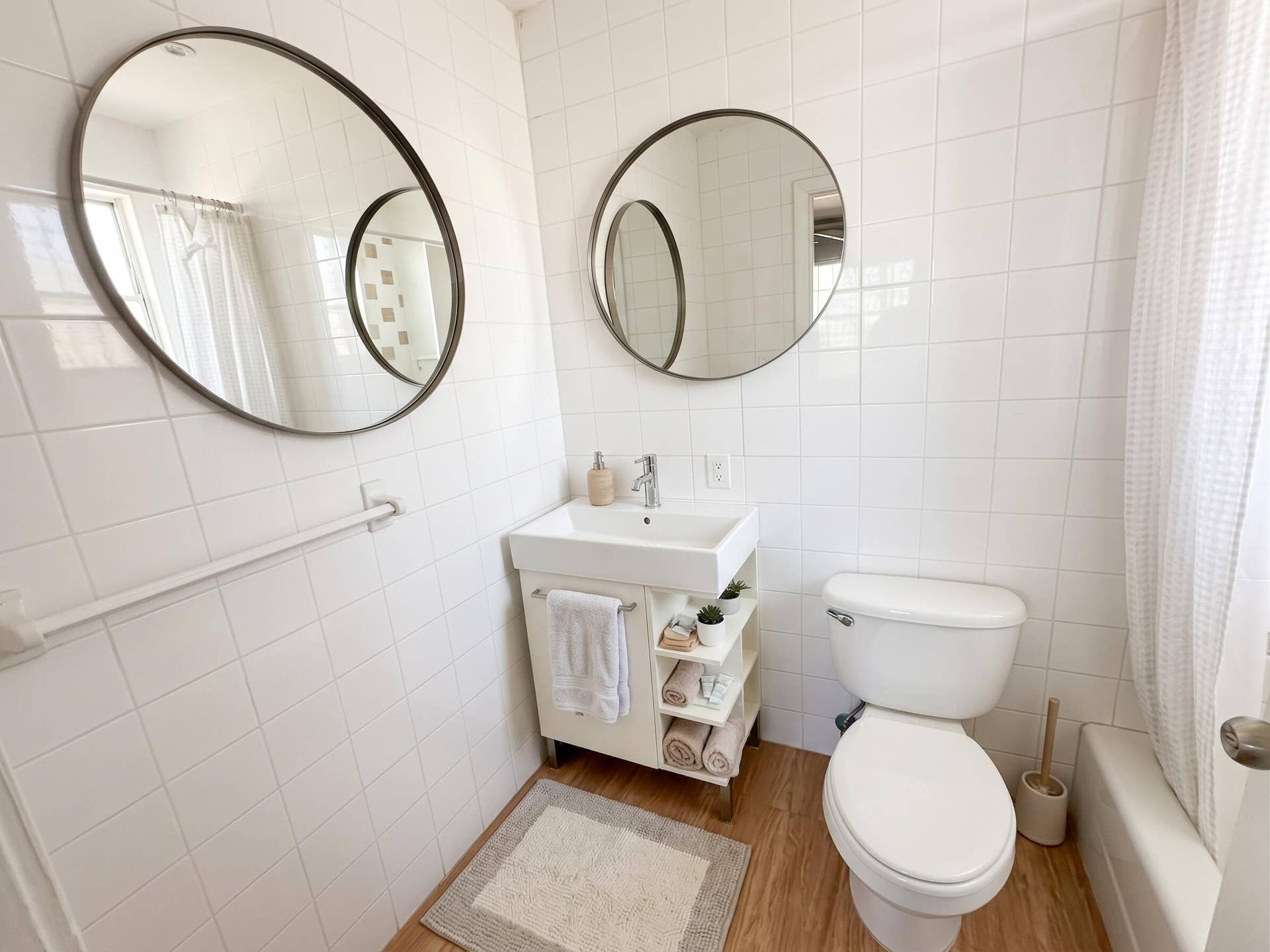 713 SE 18th Street, #1-5, Fort Lauderdale, FL 33316 Bathroom