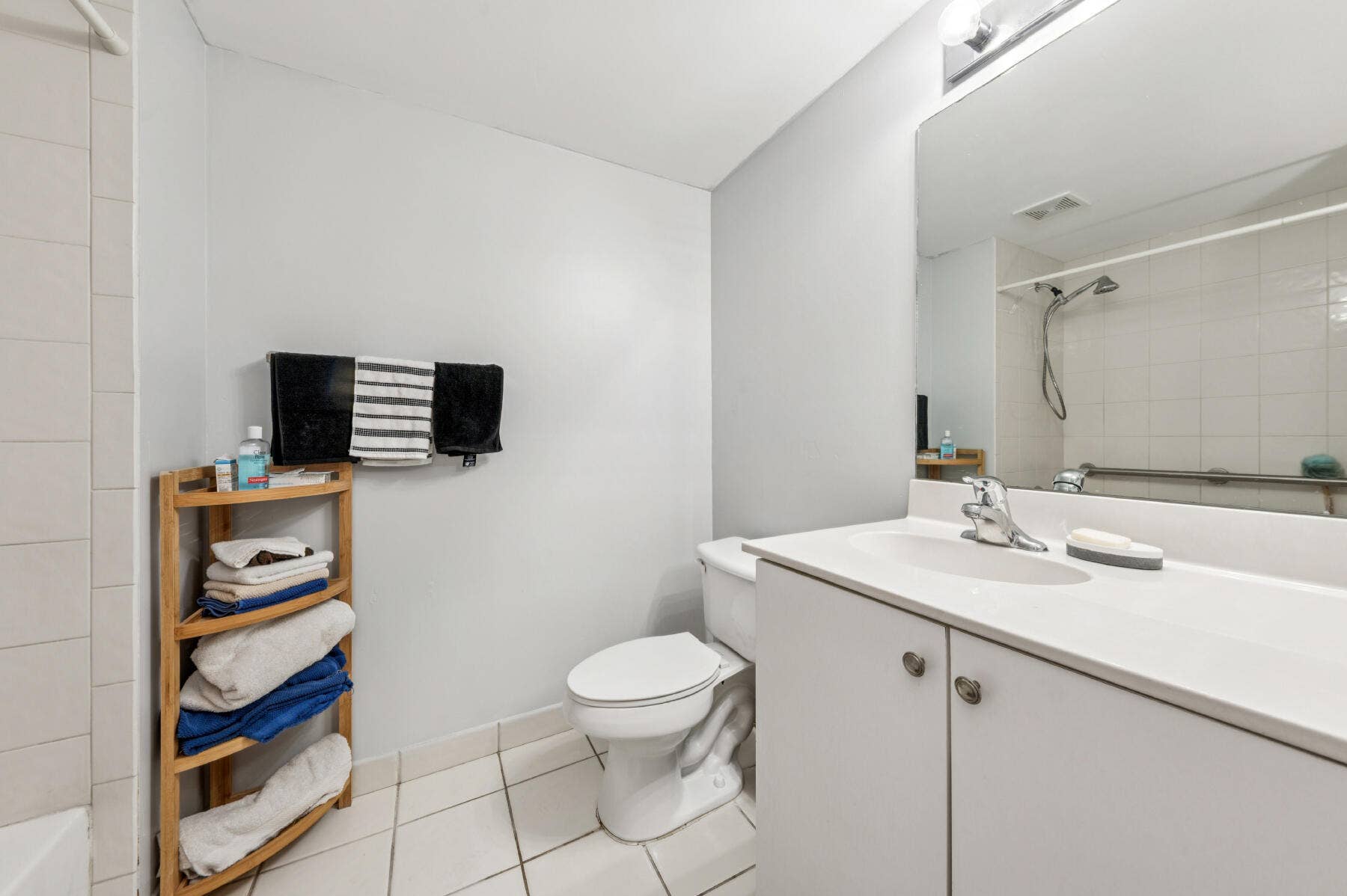 4721 Lucerne Lakes Boulevard E, #744, Lake Worth, FL 33467 Second Bathroom