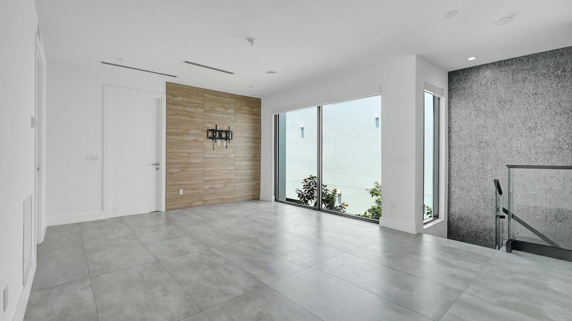 1620 NE 5TH Court, #B, Fort Lauderdale, Fort Lauderdale, FL 33301 Den