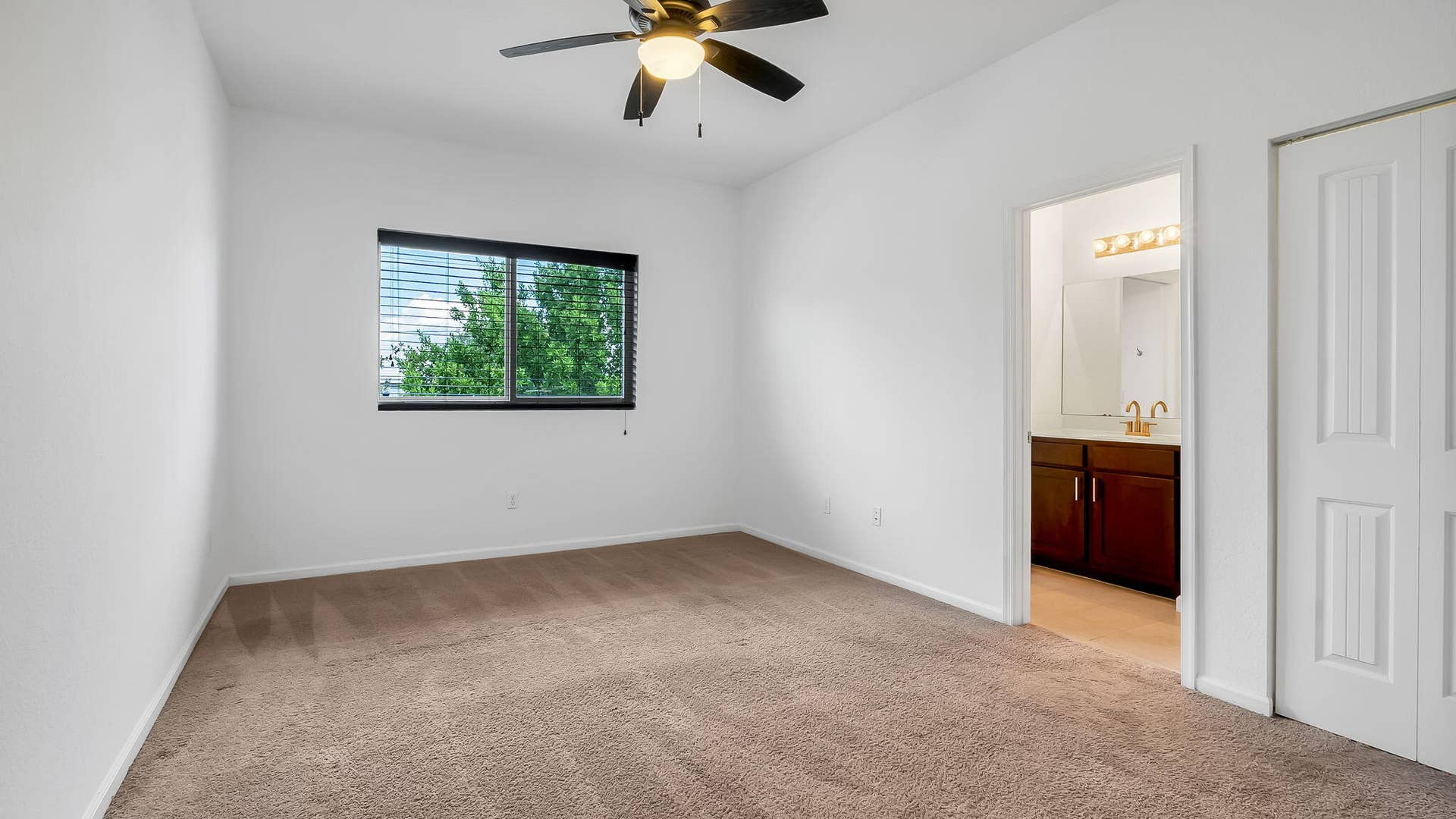 366 SE 1ST Way, Deerfield Beach, FL 33441 29-web-or-mls-DSC08109