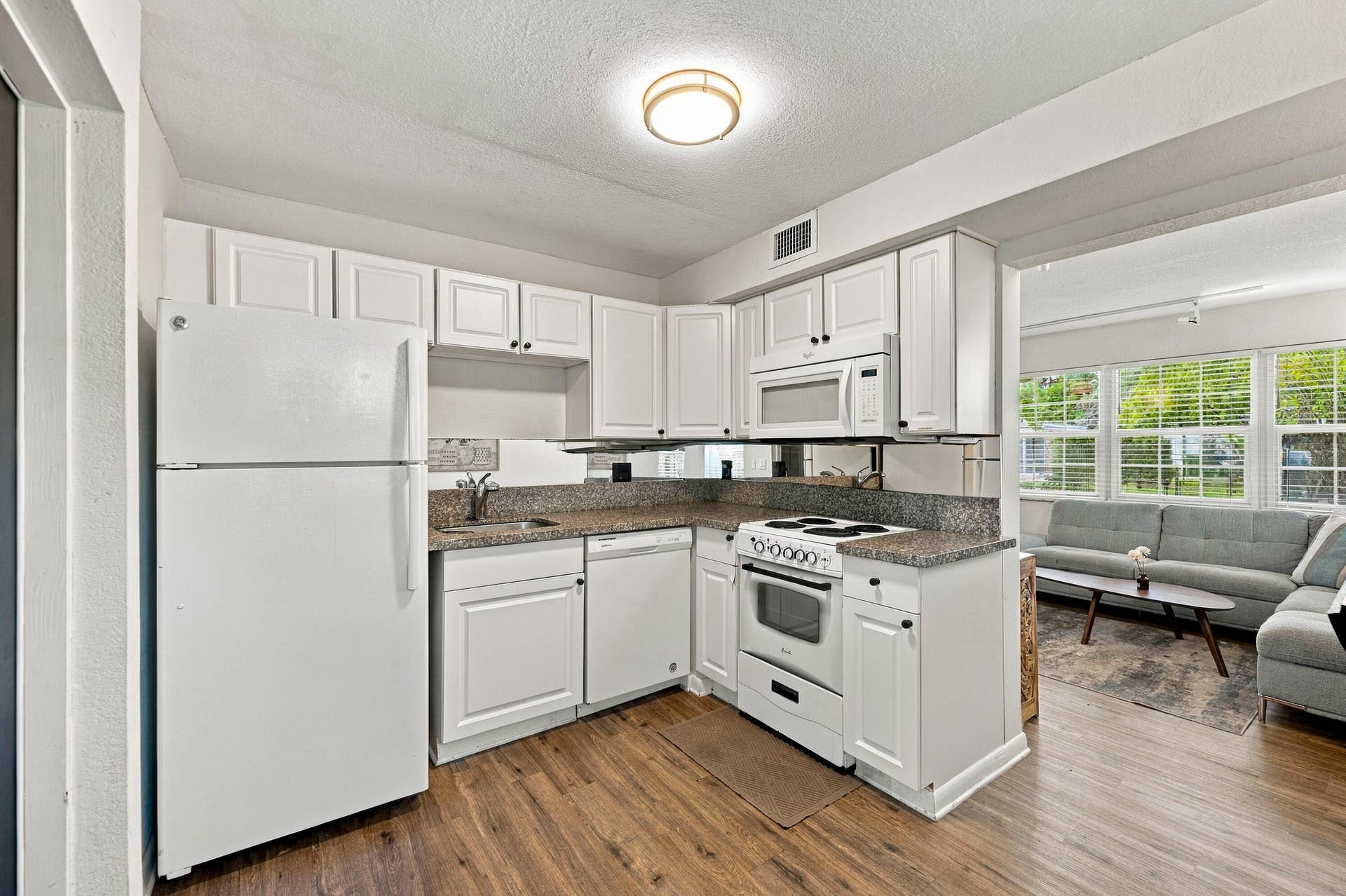 251 SW 22ND Street, Fort Lauderdale, FL 33315 07_dsc_4179