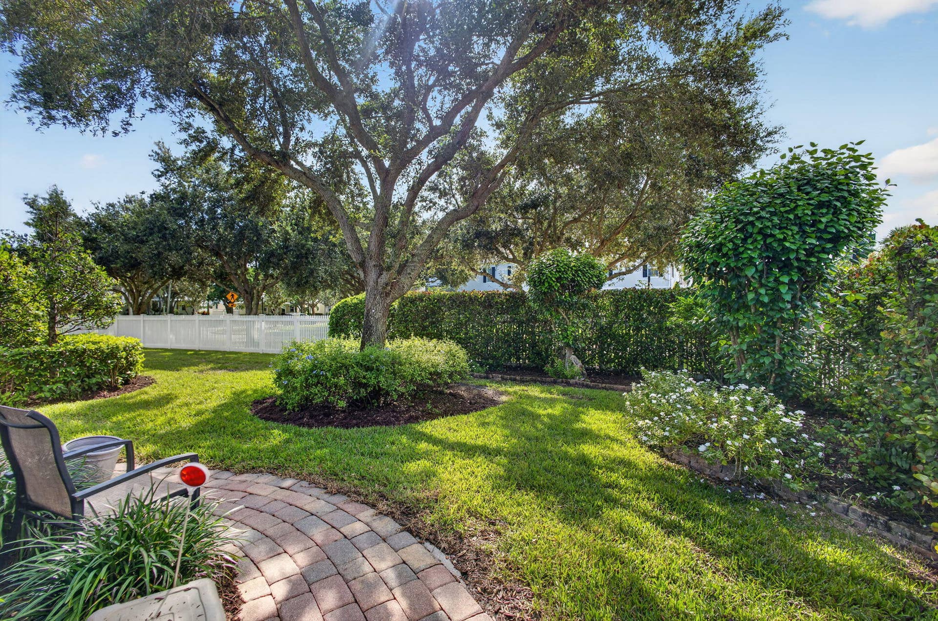 1043 Key Largo Street, Jupiter, FL 33458 GREEN SPACE