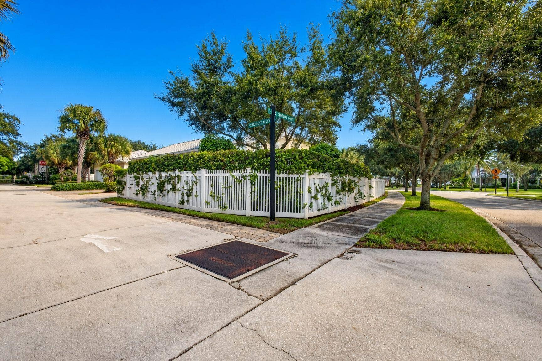 1043 Key Largo Street, Jupiter, FL 33458 Corner Lot