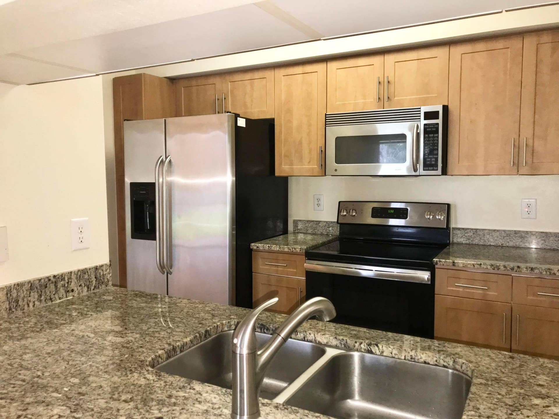 6533 EMERALD DUNES Drive, #107, West Palm Beach, West Palm Beach, FL 33411 kitchen