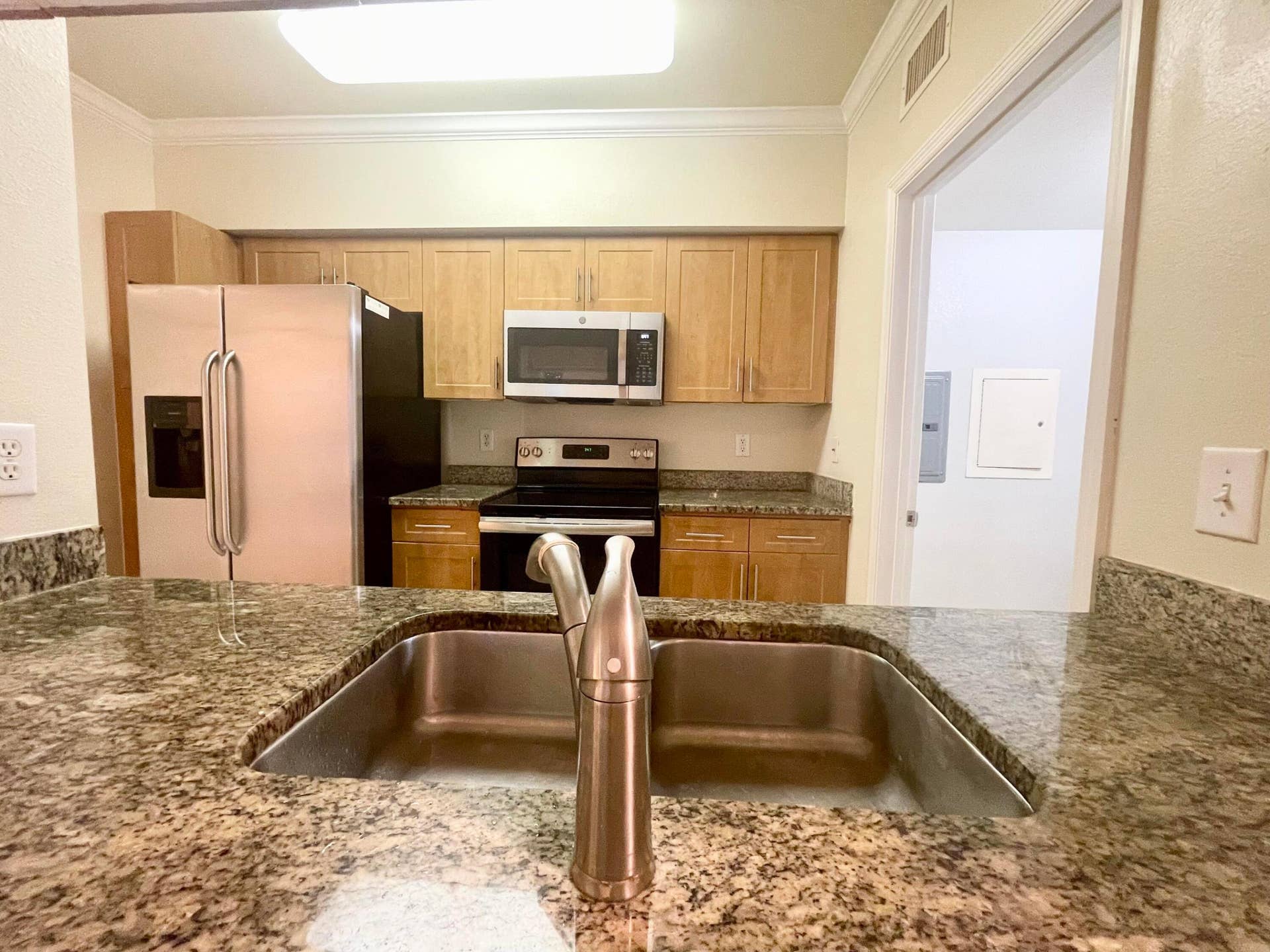 6533 EMERALD DUNES Drive, #107, West Palm Beach, West Palm Beach, FL 33411 kitchen