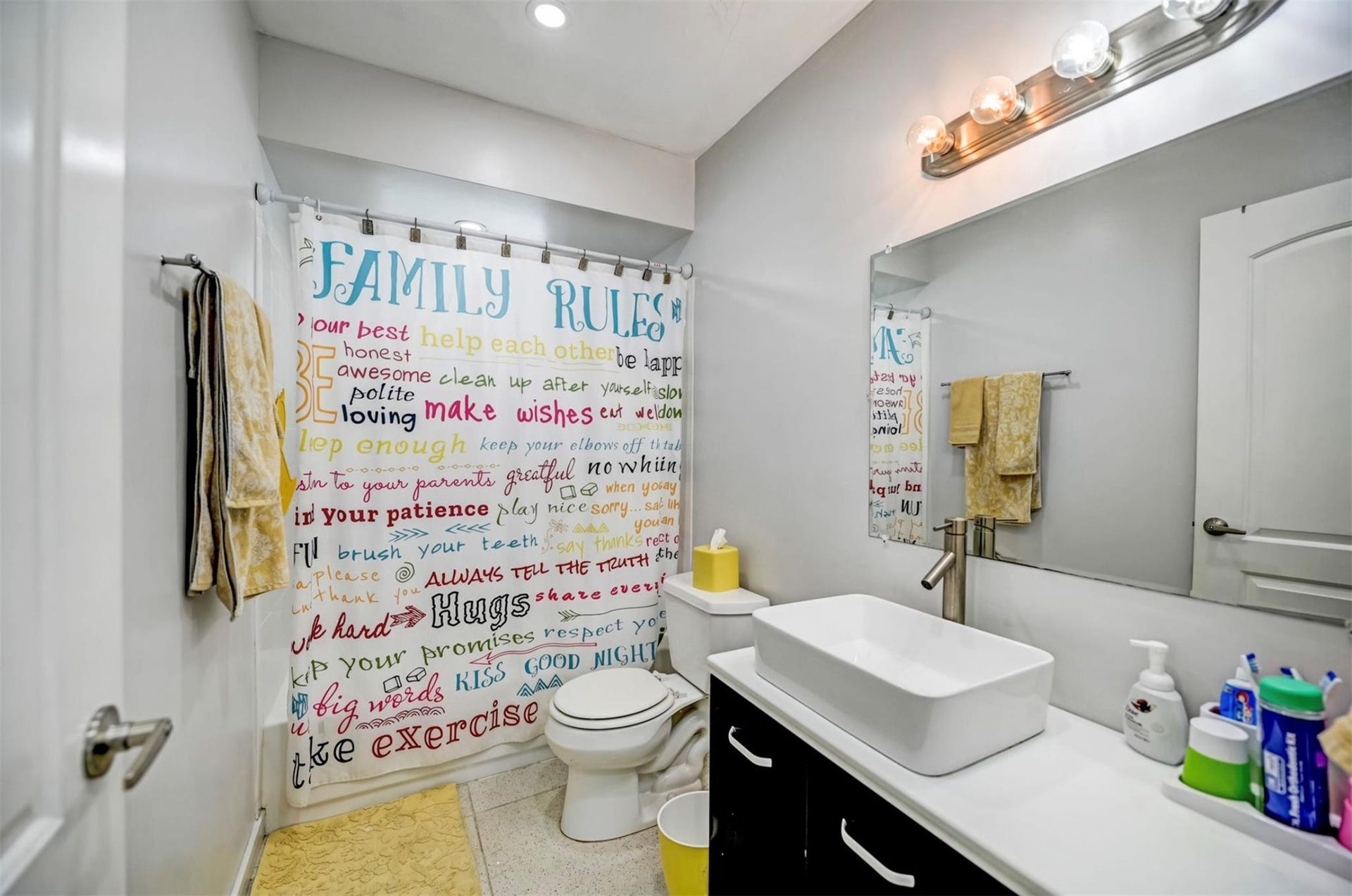 3325 MCKINLEY Street, #3325, Hollywood, Hollywood, FL 33021 Guest bathroom