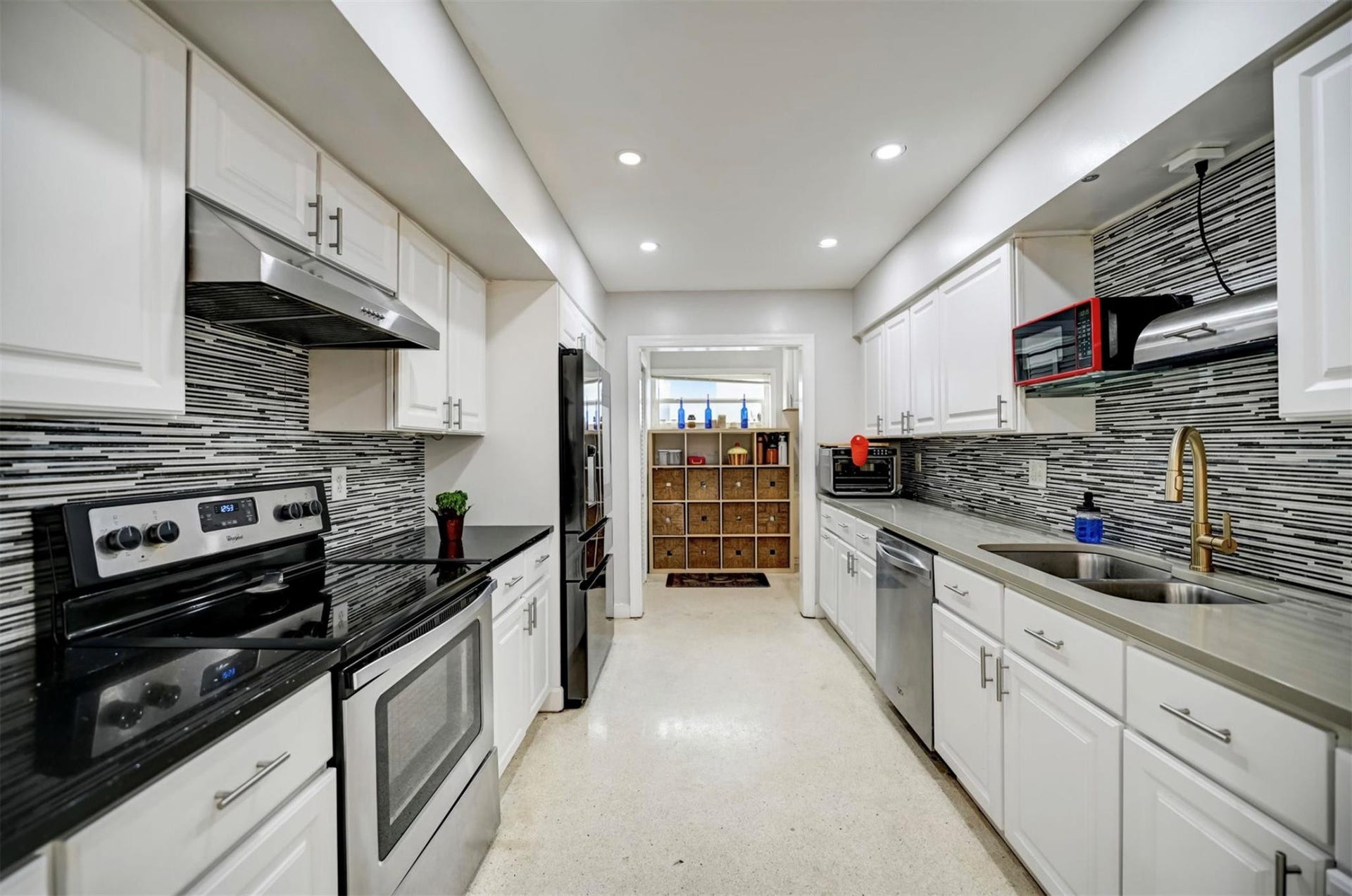 3325 MCKINLEY Street, #3325, Hollywood, Hollywood, FL 33021 Kitchen