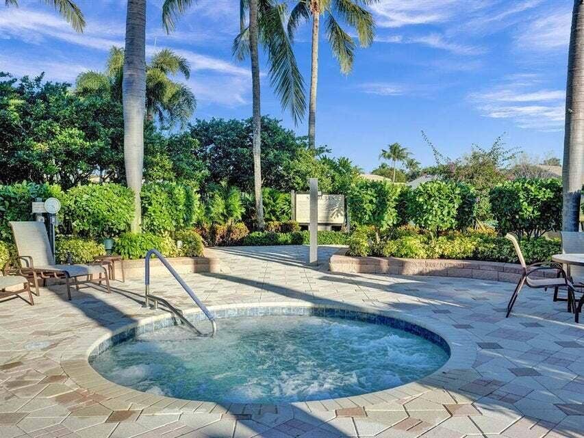 6931 Belmont Shore Drive, Delray Beach, FL 33446 Hot tub