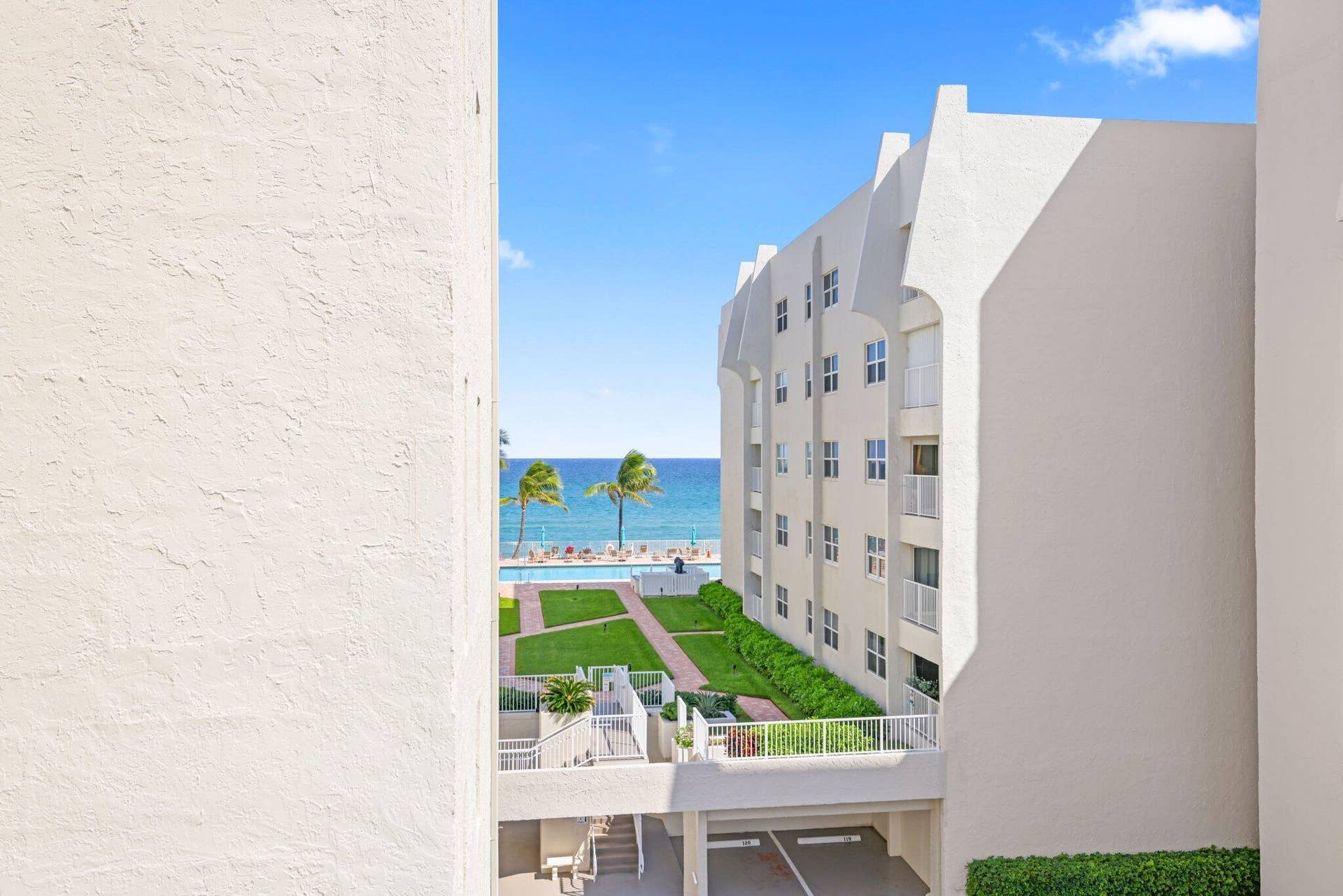 3520 S Ocean Boulevard, #L402, Palm Beach, FL 33480 3