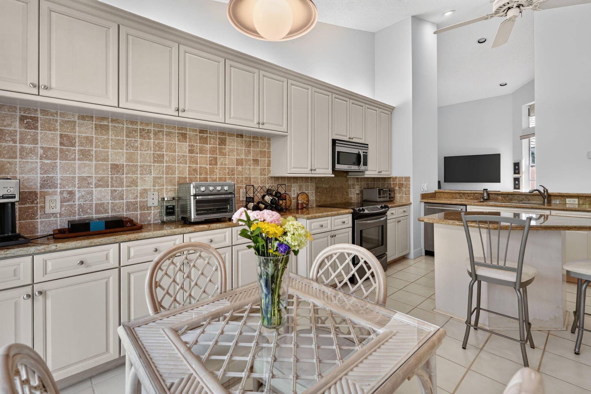 12850 Oak Knoll Drive, Palm Beach Gardens, FL 33418 kitchen Oak knoll