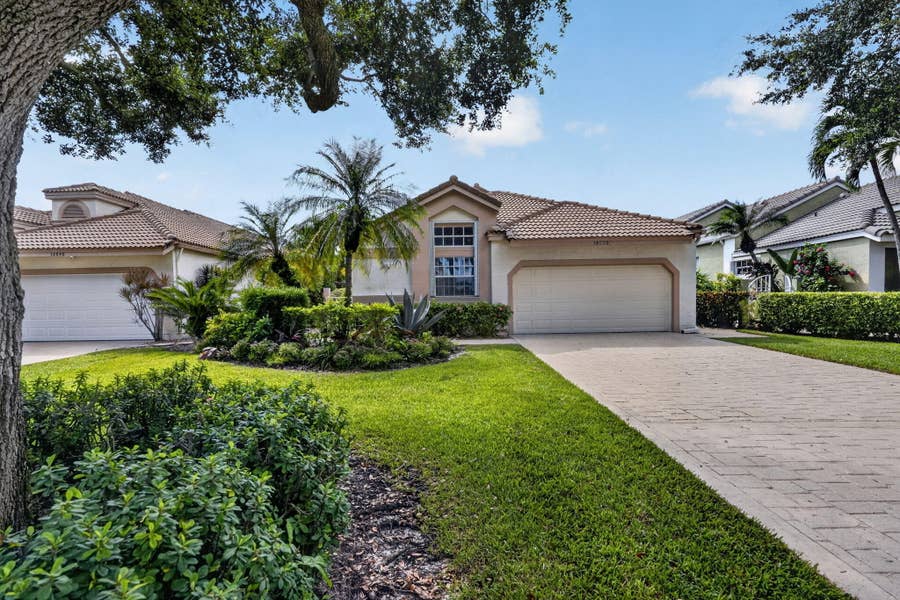 Property photo for 12850 Oak Knoll Drive, Palm Beach Gardens, FL