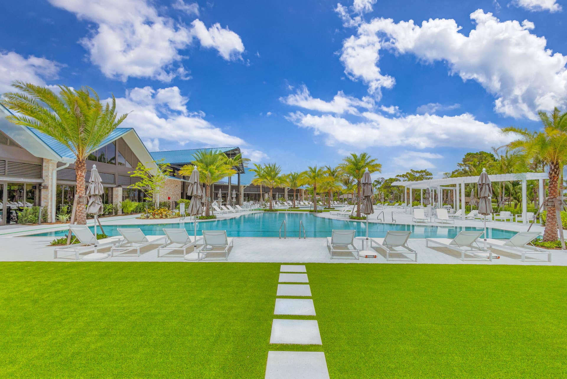 12850 Oak Knoll Drive, Palm Beach Gardens, FL 33418 point pool