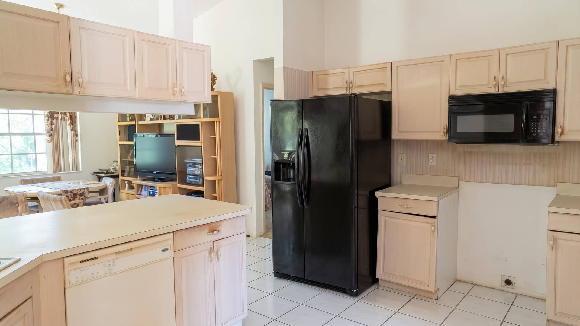 188 Gulfstream Circle, Royal Palm Beach, FL 33411 22 - Kitchen