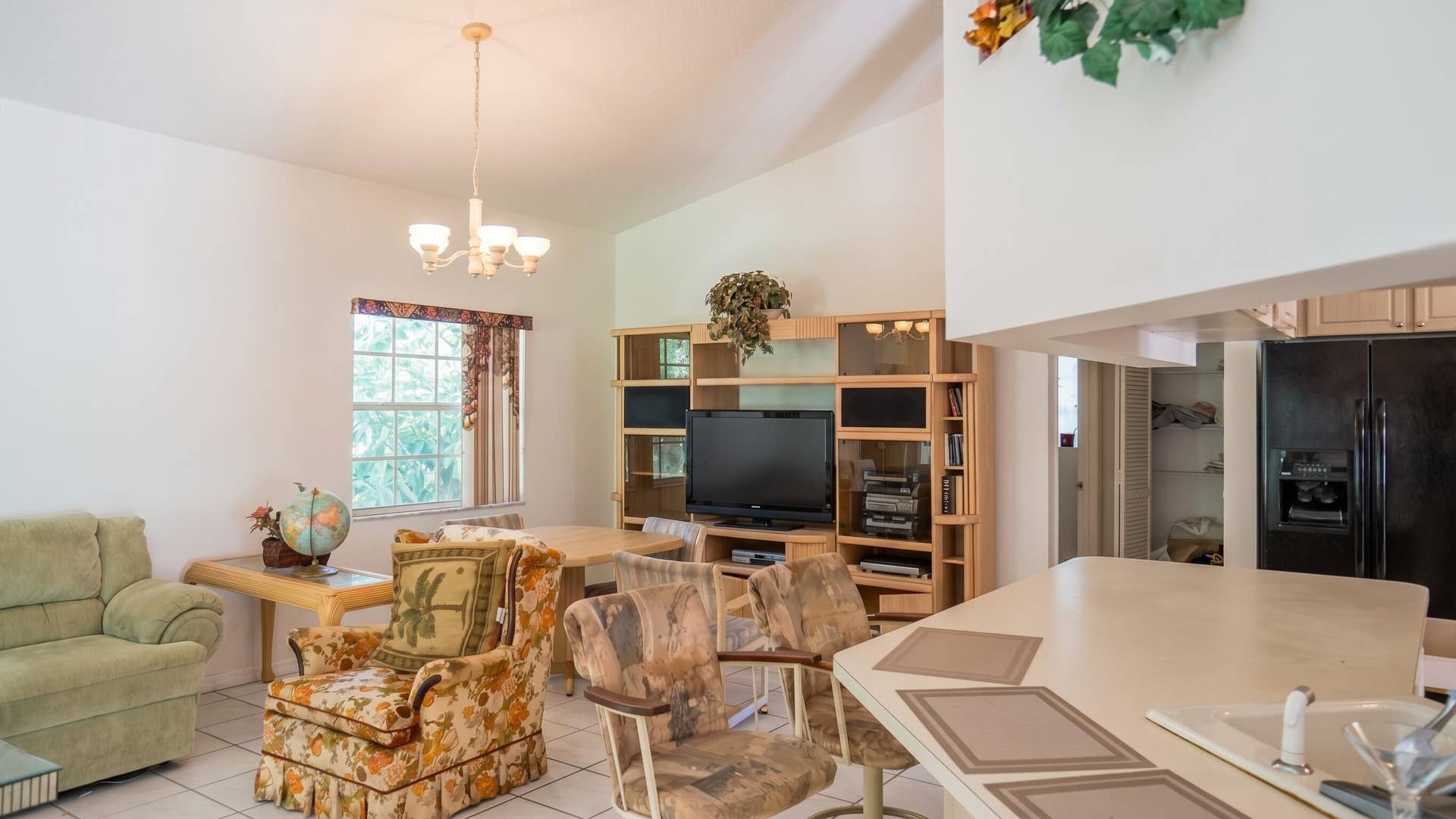 188 Gulfstream Circle, Royal Palm Beach, FL 33411 24 - Family Room