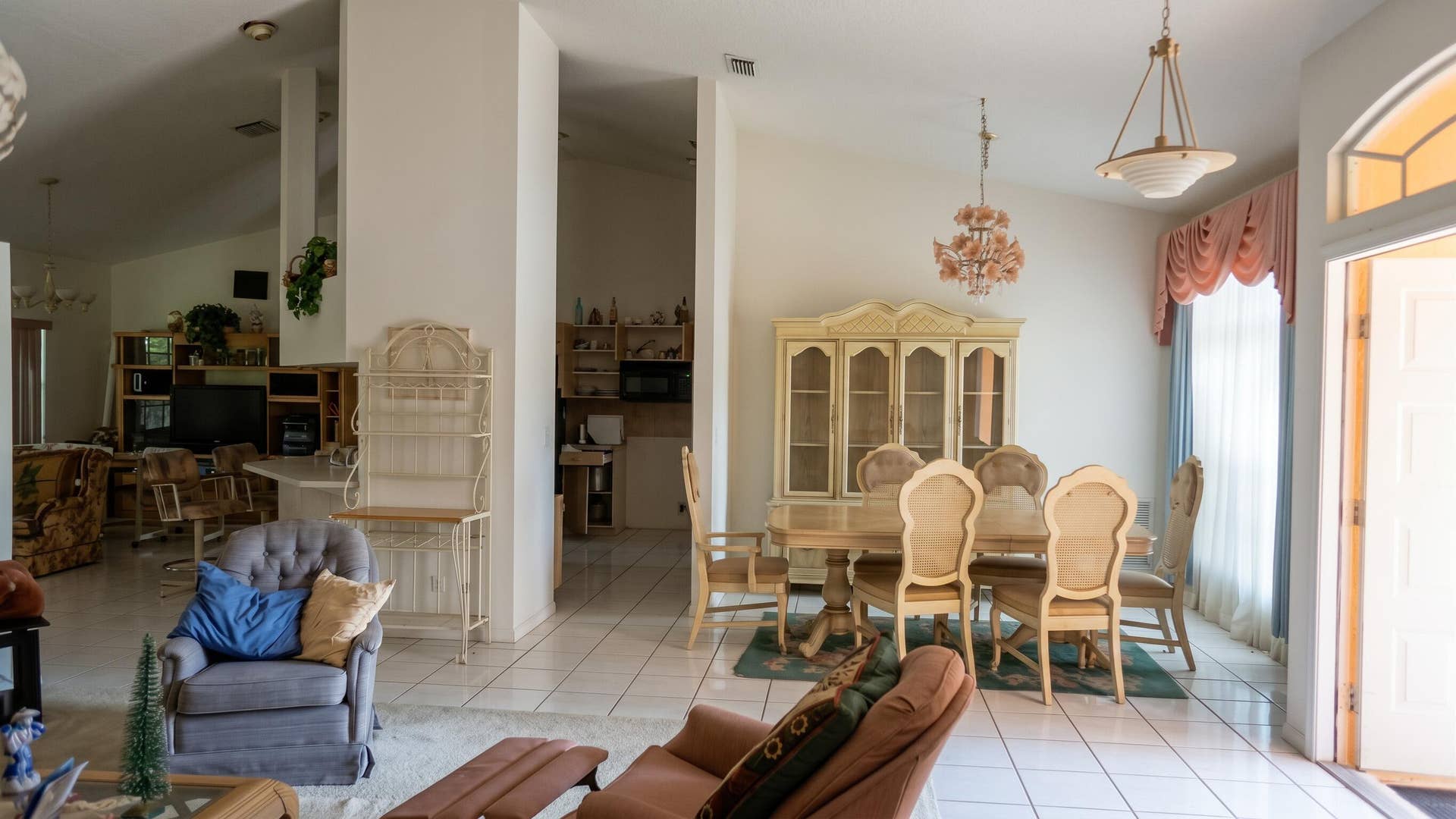 188 Gulfstream Circle, Royal Palm Beach, FL 33411 17 - Dining