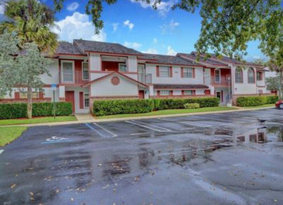 2584 NW 89th Drive, #2584, Coral Springs, FL 33065 IMG_5877