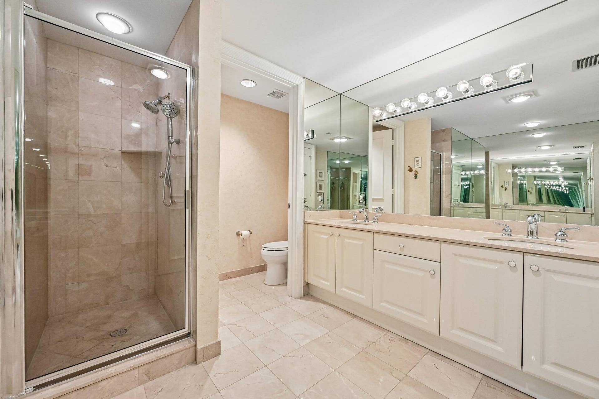 800 OCEAN Drive, #1105, Juno Beach, FL 33408 Primary Bathroom