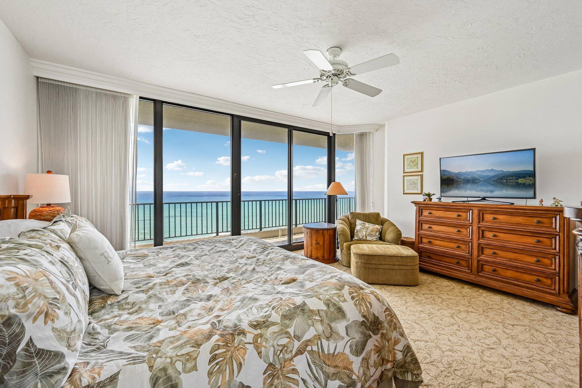 800 OCEAN Drive, #1105, Juno Beach, FL 33408 Primary Bedroom