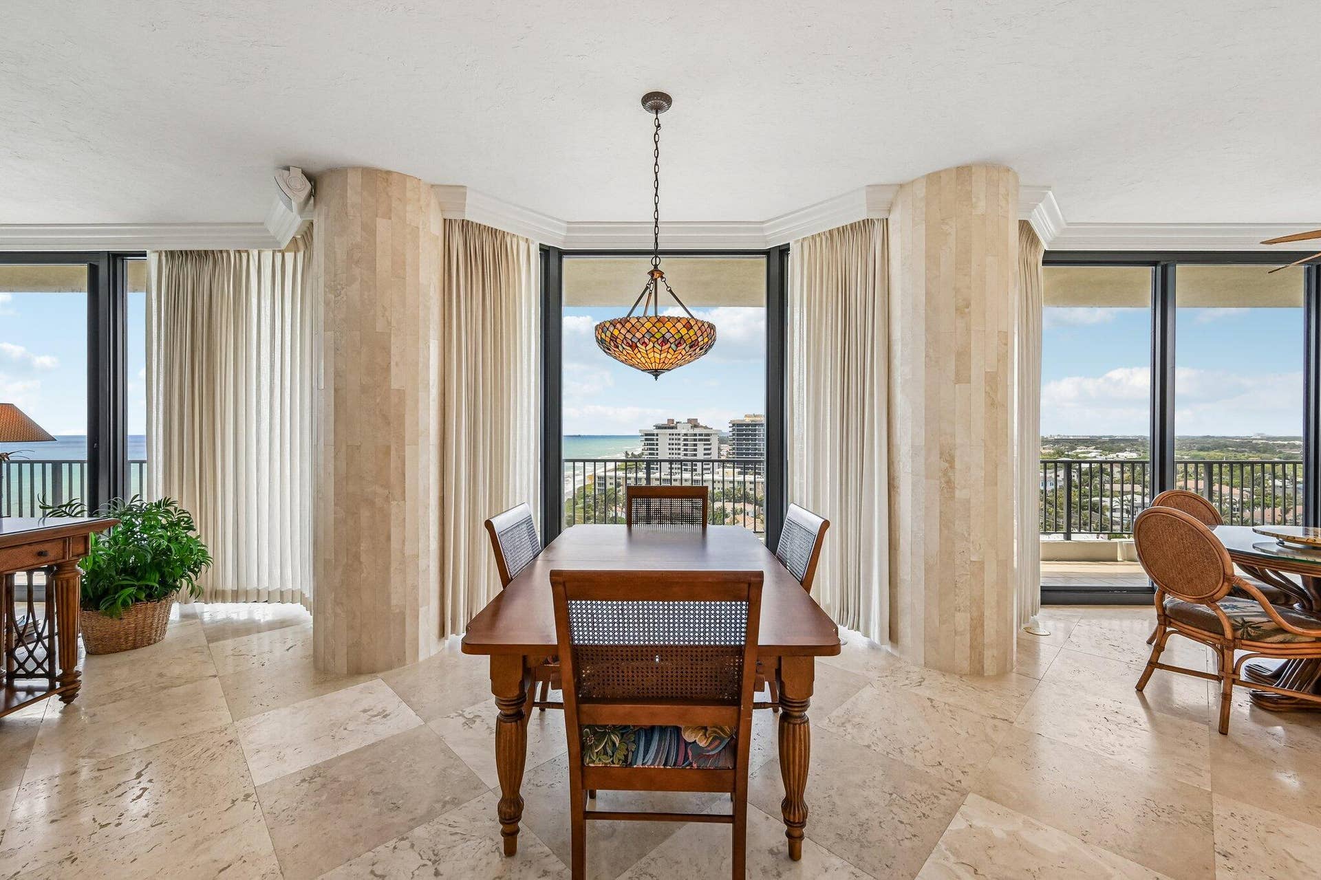 800 OCEAN Drive, #1105, Juno Beach, FL 33408 Dining