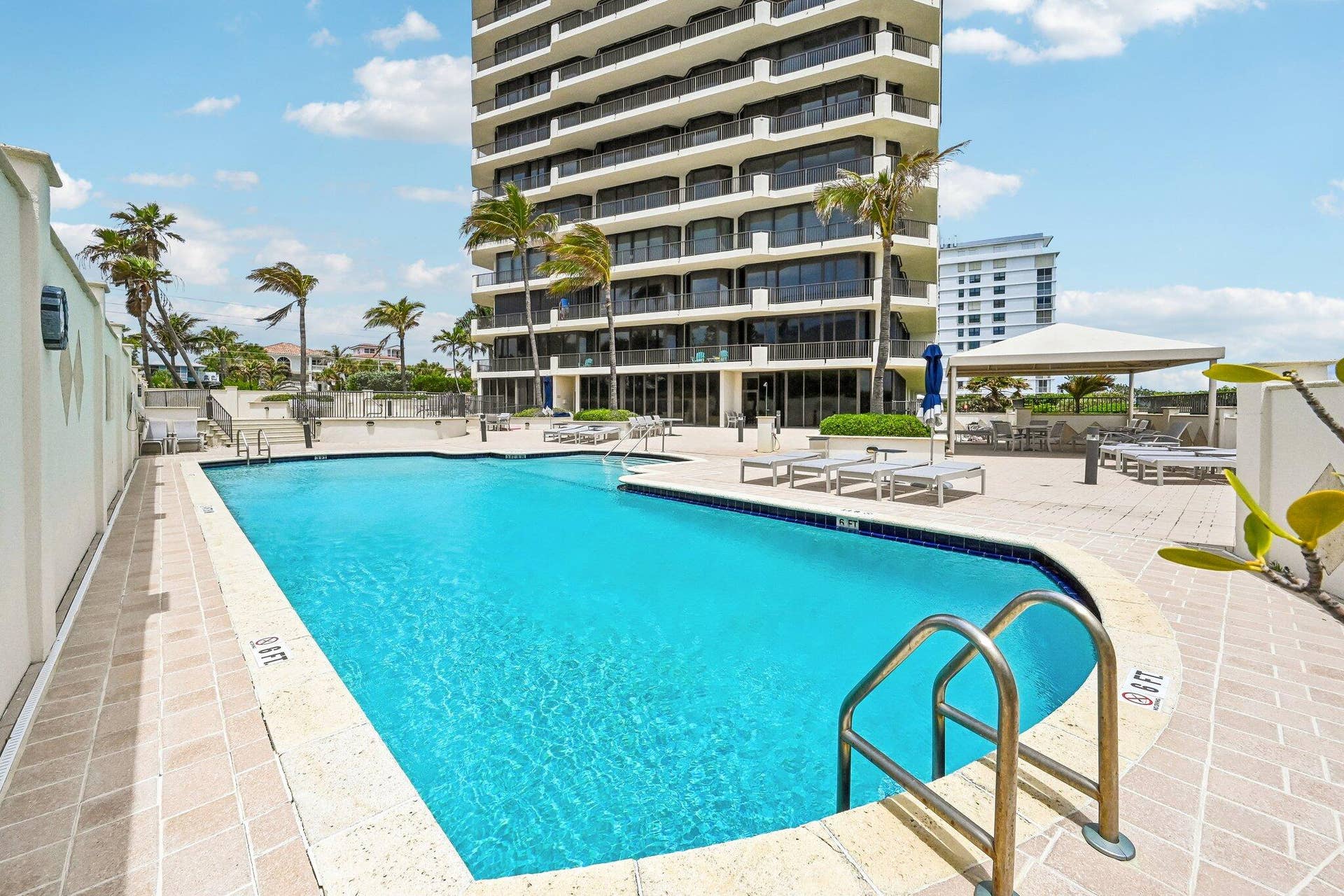 800 OCEAN Drive, #1105, Juno Beach, FL 33408 Pool