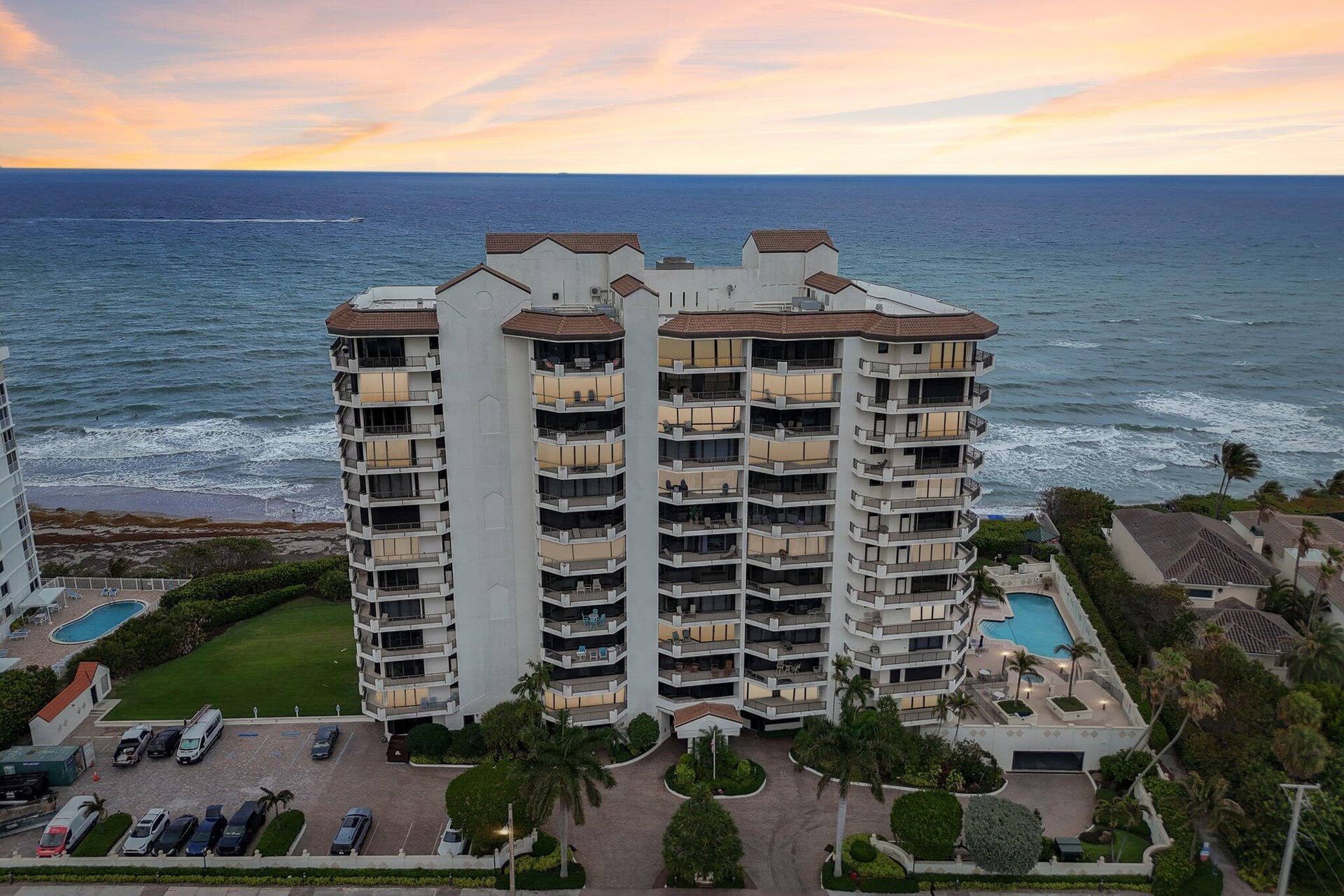 800 OCEAN Drive, #1105, Juno Beach, FL 33408 Exterior