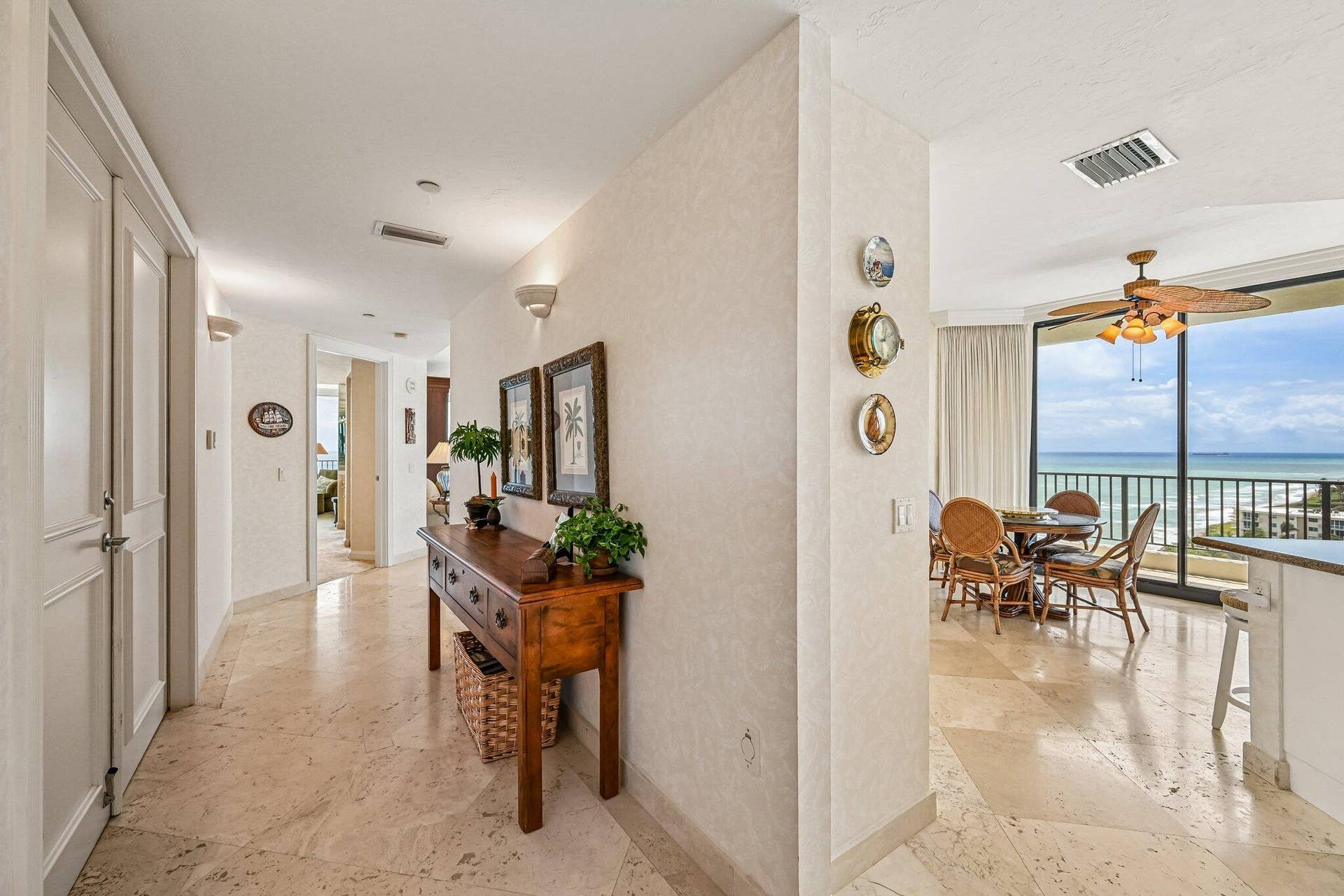 800 OCEAN Drive, #1105, Juno Beach, FL 33408 Entry Way