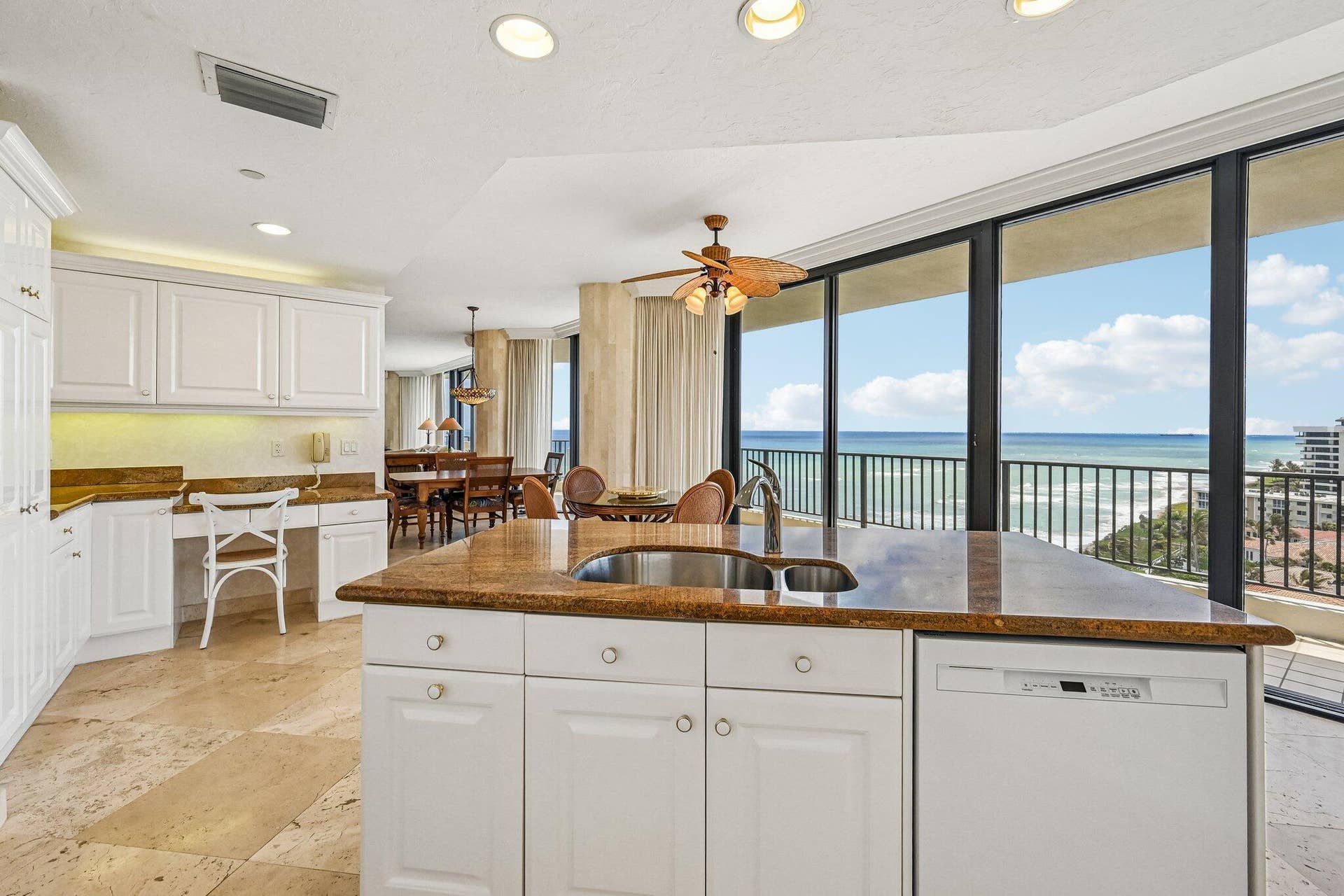 800 OCEAN Drive, #1105, Juno Beach, FL 33408 Kitchen