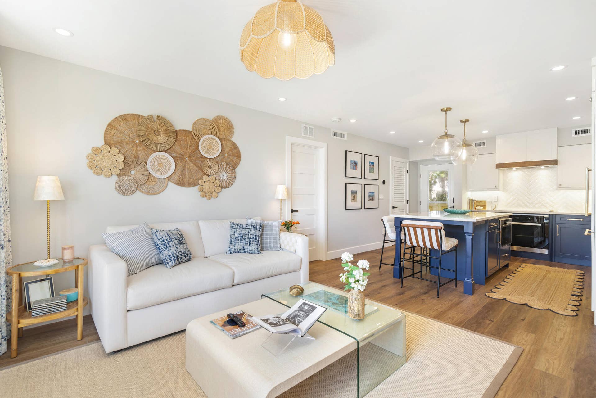 2545 S Ocean Boulevard, #3140, Palm Beach, FL 33480 Spacious, light and bright
