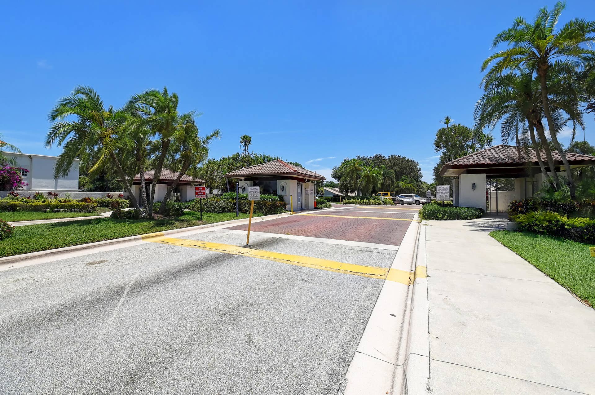 330 PALMWOOD Place, #208, Boca Raton, FL 33431 24 Hours Guard Gated Entrance