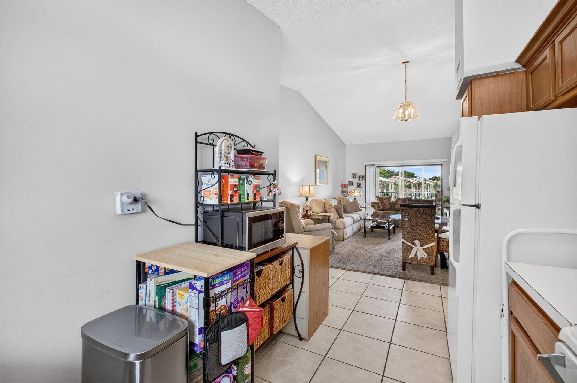 330 PALMWOOD Place, #208, Boca Raton, FL 33431 Kitchen