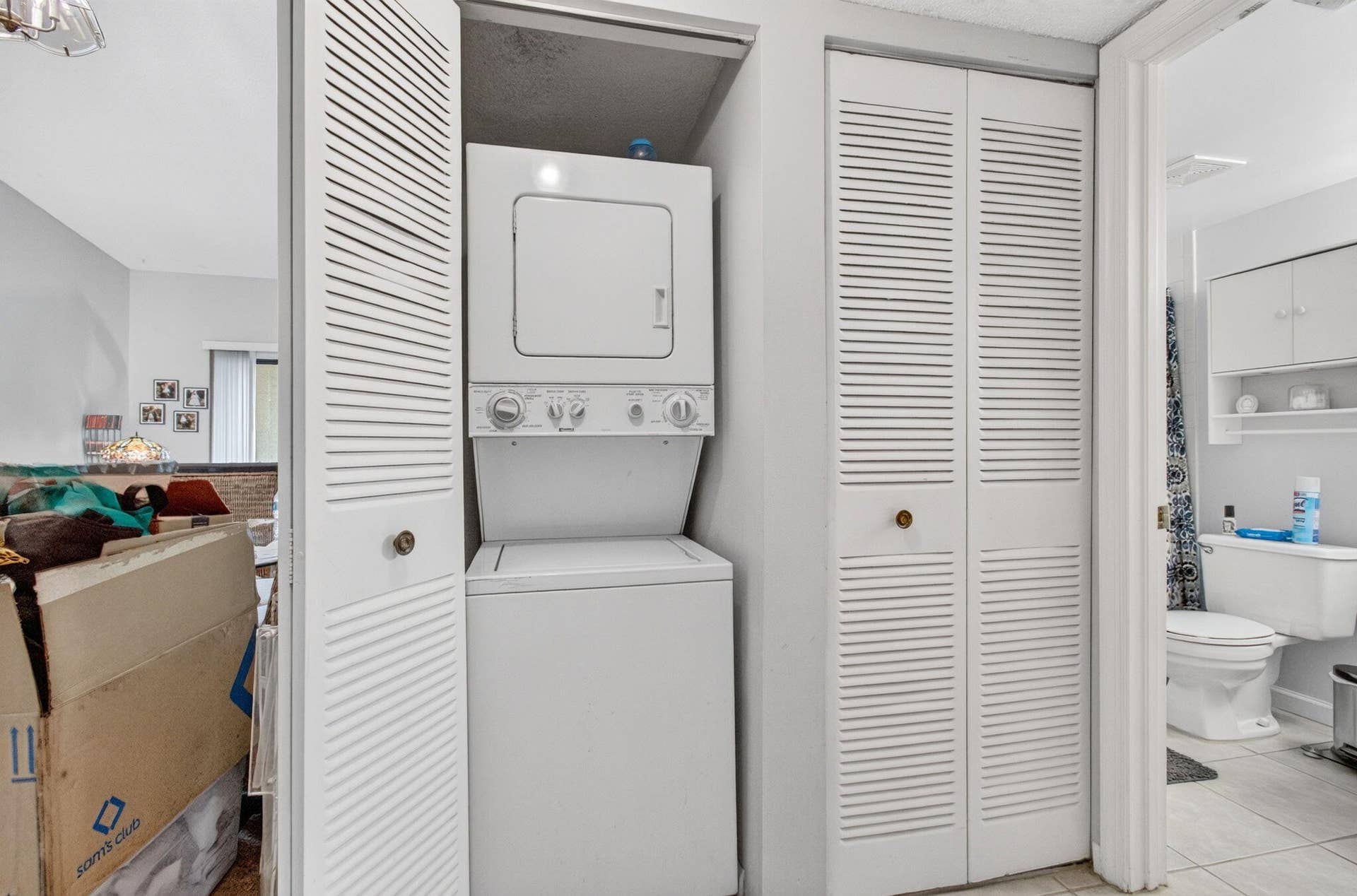 330 PALMWOOD Place, #208, Boca Raton, FL 33431 Washer & Dryer