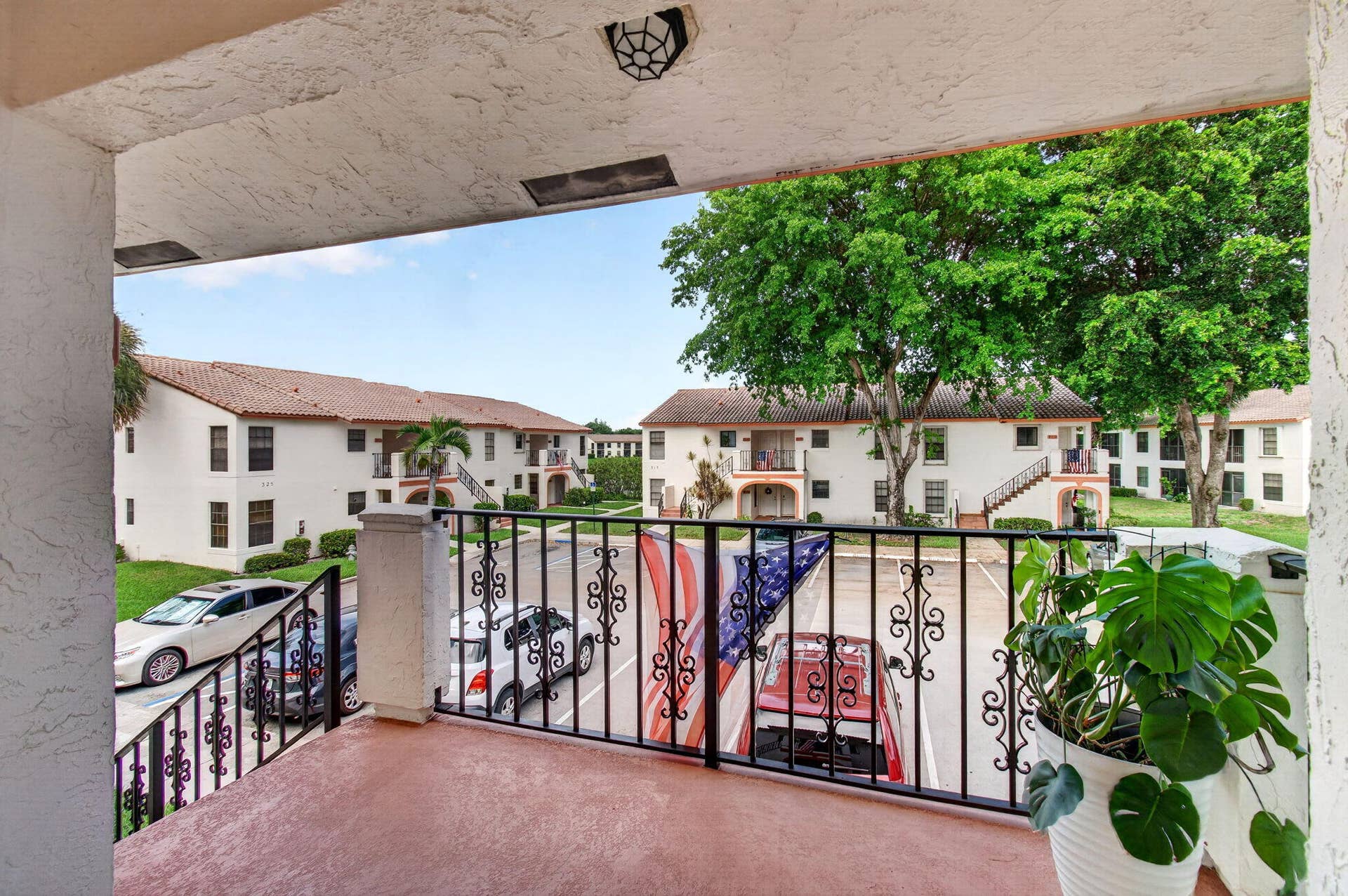 330 PALMWOOD Place, #208, Boca Raton, FL 33431 Front Porch