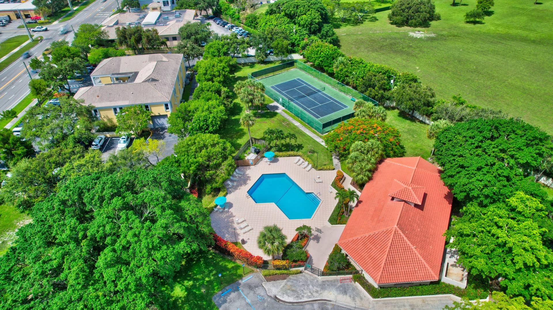 330 PALMWOOD Place, #208, Boca Raton, FL 33431 Pool, Clubhouse, and Tennis