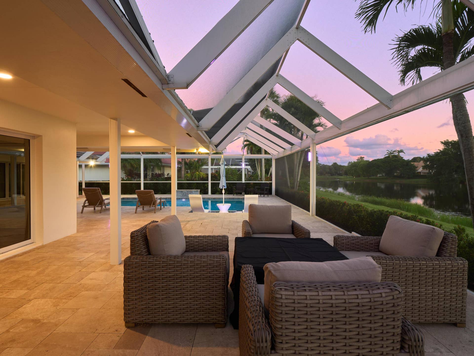 32 Rabbits Run, Palm Beach Gardens, FL 33418 P1196699_HDR